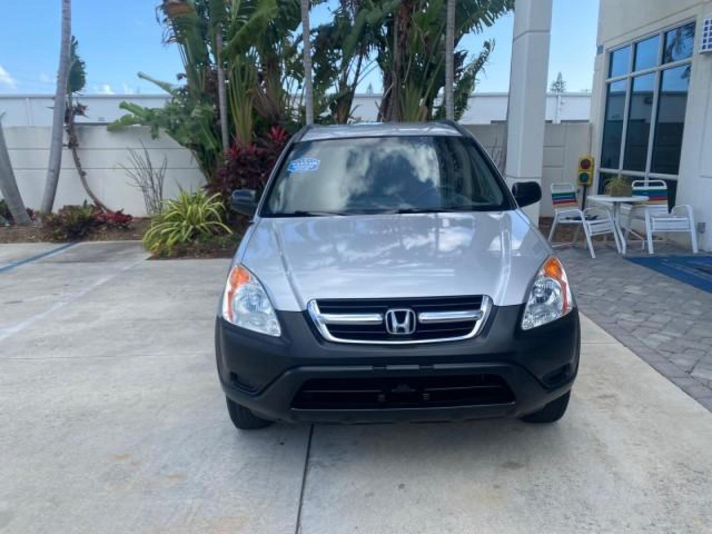 2004 Satin Silver Metallic /Black Honda CR-V LX LOW MILES 44,323 (SHSRD684X4U) with an 2.4L DOHC PGM-FI 16-Valve i-VTEC I4 Engine engine, Automatic transmission, located at 4701 North Dixie Hwy, Pompano Beach, FL, 33064, (954) 422-2889, 26.240938, -80.123474 - OUR WEBPAGE FLORIDACARS1.COM HAS OVER 100 PHOTOS AND FREE CARFAX LINK 2004 HONDA CR-V LX VIN: SHSRD684X4U202379 S H S R D 6 8 4 X 4 U 2 0 2 3 7 9 4 DOOR WAGON/SPORT UTILITY 2.4L I4 F SOHC GASOLINE 29 MPG FRONT WHEEL DRIVE Top Features Leatherette and Cloth Basic Features AM/FM Stereo CD Audio Powe - Photo#2