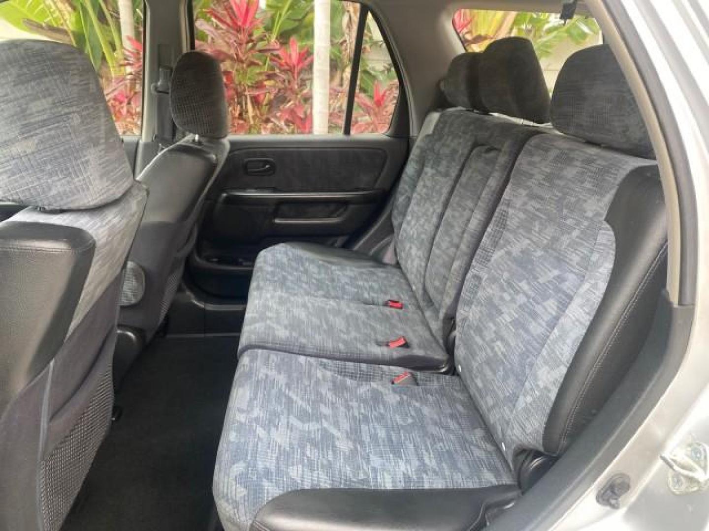 2004 Satin Silver Metallic /Black Honda CR-V LX LOW MILES 44,323 (SHSRD684X4U) with an 2.4L DOHC PGM-FI 16-Valve i-VTEC I4 Engine engine, Automatic transmission, located at 4701 North Dixie Hwy, Pompano Beach, FL, 33064, (954) 422-2889, 26.240938, -80.123474 - OUR WEBPAGE FLORIDACARS1.COM HAS OVER 100 PHOTOS AND FREE CARFAX LINK 2004 HONDA CR-V LX VIN: SHSRD684X4U202379 S H S R D 6 8 4 X 4 U 2 0 2 3 7 9 4 DOOR WAGON/SPORT UTILITY 2.4L I4 F SOHC GASOLINE 29 MPG FRONT WHEEL DRIVE Top Features Leatherette and Cloth Basic Features AM/FM Stereo CD Audio Powe - Photo#61