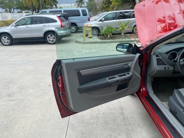 2008 Inferno Red Crystal /Dark/Light Slate Gray Chrysler Sebring FLORIDA 41 SERVICES CONVERTIBLE (1C3LC55R48N) with an 2.7L V6 Cylinder Engine engine, Automatic transmission, located at 4701 North Dixie Hwy, Pompano Beach, FL, 33064, (954) 422-2889, 26.240938, -80.123474 - OUR WEBPAGE FLORIDACARS1.COM HAS OVER 100 PHOTOS AND FREE CARFAX LINK 2008 CHRYSLER SEBRING TOURING VIN: 1C3LC55R48N657900 1 C 3 L C 5 5 R 4 8 N 6 5 7 9 0 0 CONVERTIBLE 2.7L V6 F DOHC 24V GASOLINE FRONT WHEEL DRIVE Top Features Alloy Wheels Satellite Radio Ready 2 Tone Leather Seats Soft Top Front S - Photo#9
