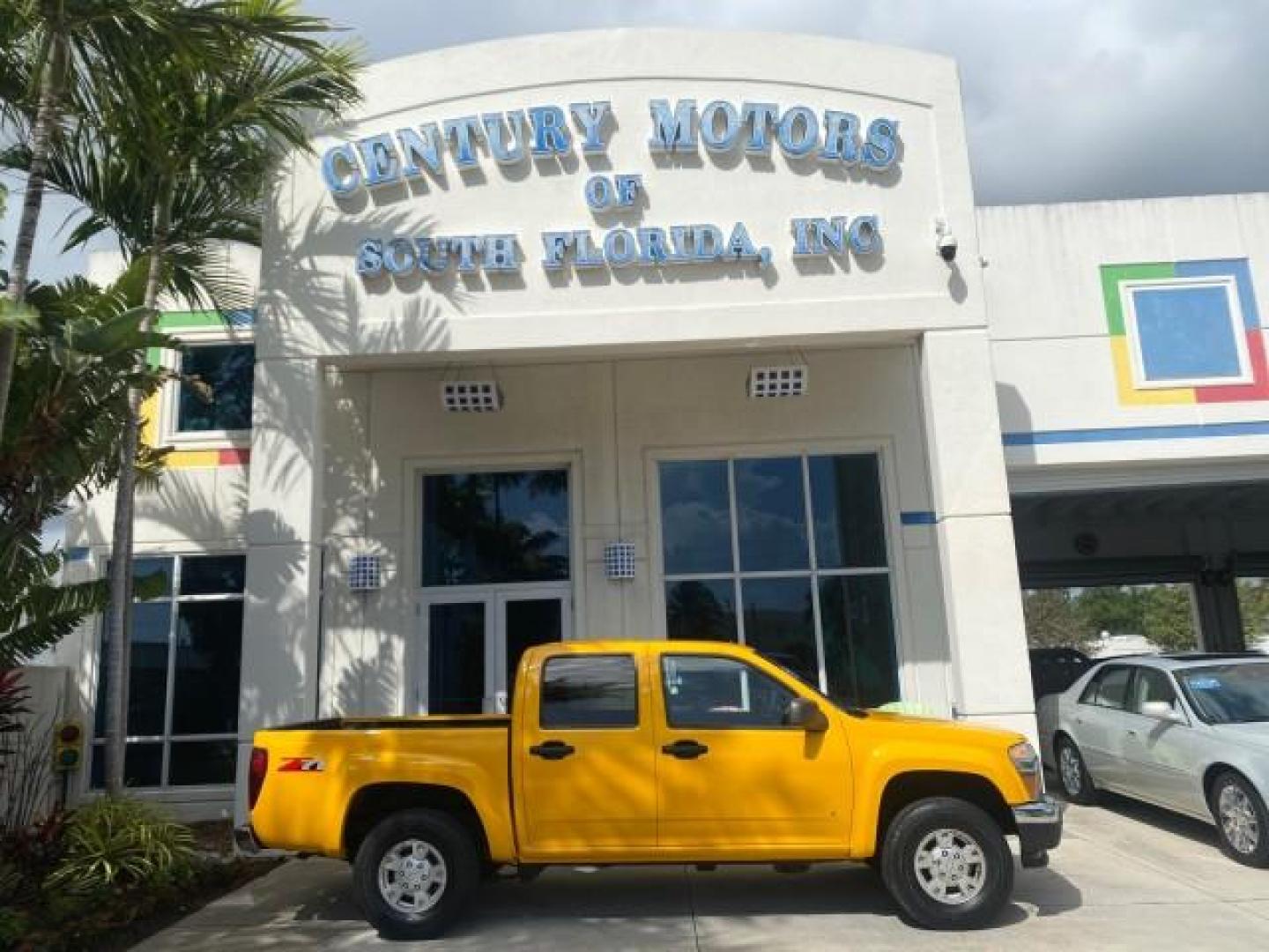 2006 Yellow /Light Cashmere Chevrolet Colorado LT FLORIDA LOW MILES 76.163 (1GCDS136768) with an 3.5L DOHC 5-Cyl MFI Engine engine, Automatic transmission, located at 4701 North Dixie Hwy, Pompano Beach, FL, 33064, (954) 422-2889, 26.240938, -80.123474 - OUR WEBPAGE FLORIDACARS1.COM HAS OVER 100 PHOTOS AND FREE CARFAX LINK 2006 CHEVROLET COLORADO LT Z71 VIN: 1GCDS136768220473 1 G C D S 1 3 6 7 6 8 2 2 0 4 7 3 CREW PICKUP 3.5L I5 F GASOLINE REAR WHEEL DRIVE Top Features Alloy Wheels Comfort Package Cloth Seats Convenience Package Basic Features ABS B - Photo#0