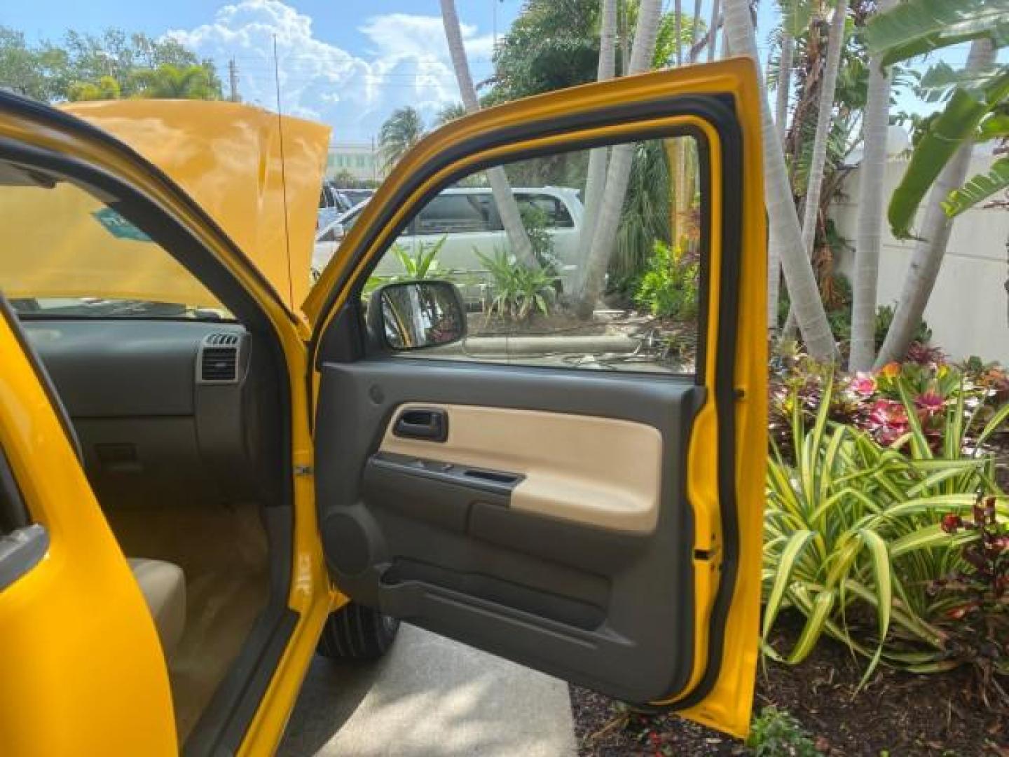 2006 Yellow /Light Cashmere Chevrolet Colorado LT FLORIDA LOW MILES 76.163 (1GCDS136768) with an 3.5L DOHC 5-Cyl MFI Engine engine, Automatic transmission, located at 4701 North Dixie Hwy, Pompano Beach, FL, 33064, (954) 422-2889, 26.240938, -80.123474 - OUR WEBPAGE FLORIDACARS1.COM HAS OVER 100 PHOTOS AND FREE CARFAX LINK 2006 CHEVROLET COLORADO LT Z71 VIN: 1GCDS136768220473 1 G C D S 1 3 6 7 6 8 2 2 0 4 7 3 CREW PICKUP 3.5L I5 F GASOLINE REAR WHEEL DRIVE Top Features Alloy Wheels Comfort Package Cloth Seats Convenience Package Basic Features ABS B - Photo#11