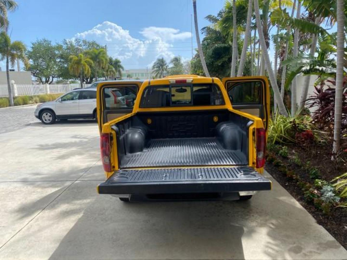 2006 Yellow /Light Cashmere Chevrolet Colorado LT FLORIDA LOW MILES 76.163 (1GCDS136768) with an 3.5L DOHC 5-Cyl MFI Engine engine, Automatic transmission, located at 4701 North Dixie Hwy, Pompano Beach, FL, 33064, (954) 422-2889, 26.240938, -80.123474 - OUR WEBPAGE FLORIDACARS1.COM HAS OVER 100 PHOTOS AND FREE CARFAX LINK 2006 CHEVROLET COLORADO LT Z71 VIN: 1GCDS136768220473 1 G C D S 1 3 6 7 6 8 2 2 0 4 7 3 CREW PICKUP 3.5L I5 F GASOLINE REAR WHEEL DRIVE Top Features Alloy Wheels Comfort Package Cloth Seats Convenience Package Basic Features ABS B - Photo#15