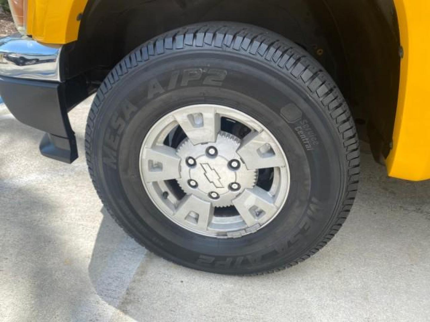 2006 Yellow /Light Cashmere Chevrolet Colorado LT FLORIDA LOW MILES 76.163 (1GCDS136768) with an 3.5L DOHC 5-Cyl MFI Engine engine, Automatic transmission, located at 4701 North Dixie Hwy, Pompano Beach, FL, 33064, (954) 422-2889, 26.240938, -80.123474 - OUR WEBPAGE FLORIDACARS1.COM HAS OVER 100 PHOTOS AND FREE CARFAX LINK 2006 CHEVROLET COLORADO LT Z71 VIN: 1GCDS136768220473 1 G C D S 1 3 6 7 6 8 2 2 0 4 7 3 CREW PICKUP 3.5L I5 F GASOLINE REAR WHEEL DRIVE Top Features Alloy Wheels Comfort Package Cloth Seats Convenience Package Basic Features ABS B - Photo#19