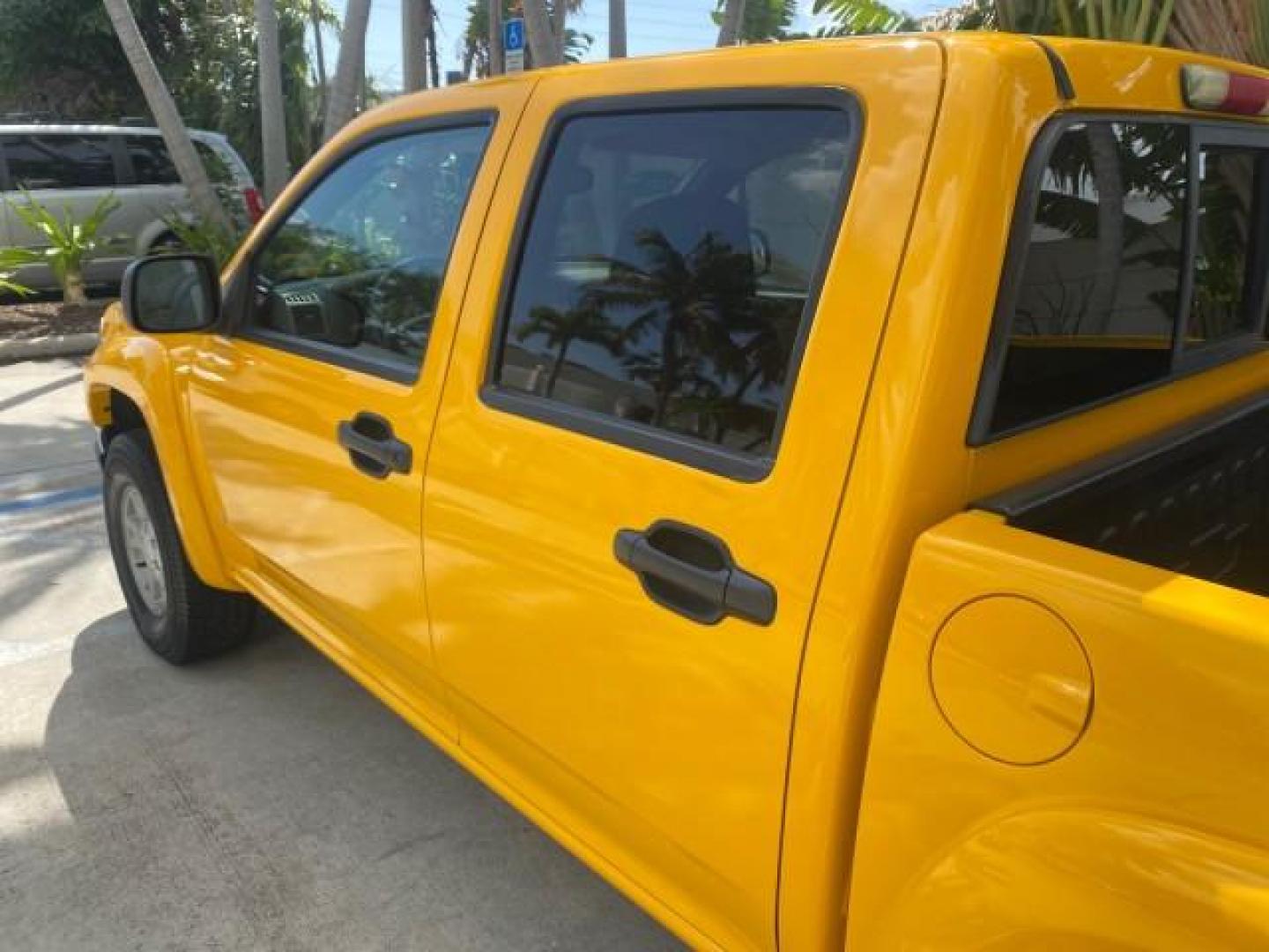 2006 Yellow /Light Cashmere Chevrolet Colorado LT FLORIDA LOW MILES 76.163 (1GCDS136768) with an 3.5L DOHC 5-Cyl MFI Engine engine, Automatic transmission, located at 4701 North Dixie Hwy, Pompano Beach, FL, 33064, (954) 422-2889, 26.240938, -80.123474 - OUR WEBPAGE FLORIDACARS1.COM HAS OVER 100 PHOTOS AND FREE CARFAX LINK 2006 CHEVROLET COLORADO LT Z71 VIN: 1GCDS136768220473 1 G C D S 1 3 6 7 6 8 2 2 0 4 7 3 CREW PICKUP 3.5L I5 F GASOLINE REAR WHEEL DRIVE Top Features Alloy Wheels Comfort Package Cloth Seats Convenience Package Basic Features ABS B - Photo#56