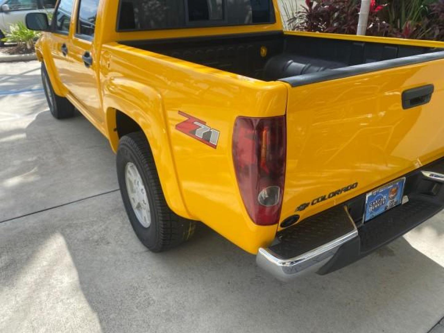 2006 Yellow /Light Cashmere Chevrolet Colorado LT FLORIDA LOW MILES 76.163 (1GCDS136768) with an 3.5L DOHC 5-Cyl MFI Engine engine, Automatic transmission, located at 4701 North Dixie Hwy, Pompano Beach, FL, 33064, (954) 422-2889, 26.240938, -80.123474 - OUR WEBPAGE FLORIDACARS1.COM HAS OVER 100 PHOTOS AND FREE CARFAX LINK 2006 CHEVROLET COLORADO LT Z71 VIN: 1GCDS136768220473 1 G C D S 1 3 6 7 6 8 2 2 0 4 7 3 CREW PICKUP 3.5L I5 F GASOLINE REAR WHEEL DRIVE Top Features Alloy Wheels Comfort Package Cloth Seats Convenience Package Basic Features ABS B - Photo#74