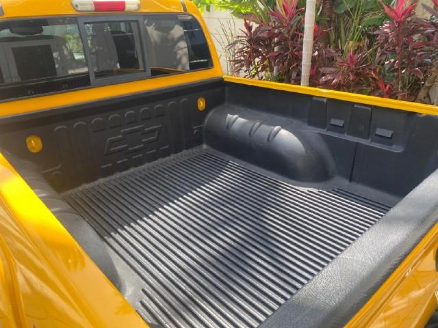 2006 Yellow /Light Cashmere Chevrolet Colorado LT FLORIDA LOW MILES 76.163 (1GCDS136768) with an 3.5L DOHC 5-Cyl MFI Engine engine, Automatic transmission, located at 4701 North Dixie Hwy, Pompano Beach, FL, 33064, (954) 422-2889, 26.240938, -80.123474 - OUR WEBPAGE FLORIDACARS1.COM HAS OVER 100 PHOTOS AND FREE CARFAX LINK 2006 CHEVROLET COLORADO LT Z71 VIN: 1GCDS136768220473 1 G C D S 1 3 6 7 6 8 2 2 0 4 7 3 CREW PICKUP 3.5L I5 F GASOLINE REAR WHEEL DRIVE Top Features Alloy Wheels Comfort Package Cloth Seats Convenience Package Basic Features ABS B - Photo#77