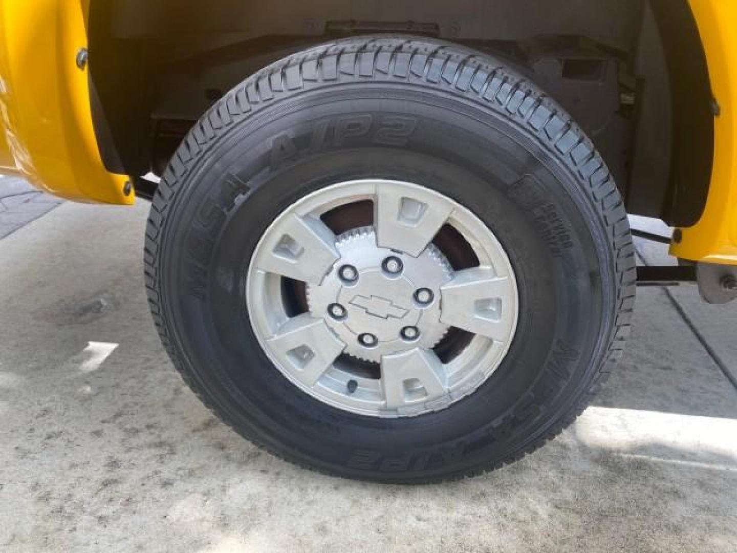 2006 Yellow /Light Cashmere Chevrolet Colorado LT FLORIDA LOW MILES 76.163 (1GCDS136768) with an 3.5L DOHC 5-Cyl MFI Engine engine, Automatic transmission, located at 4701 North Dixie Hwy, Pompano Beach, FL, 33064, (954) 422-2889, 26.240938, -80.123474 - OUR WEBPAGE FLORIDACARS1.COM HAS OVER 100 PHOTOS AND FREE CARFAX LINK 2006 CHEVROLET COLORADO LT Z71 VIN: 1GCDS136768220473 1 G C D S 1 3 6 7 6 8 2 2 0 4 7 3 CREW PICKUP 3.5L I5 F GASOLINE REAR WHEEL DRIVE Top Features Alloy Wheels Comfort Package Cloth Seats Convenience Package Basic Features ABS B - Photo#87