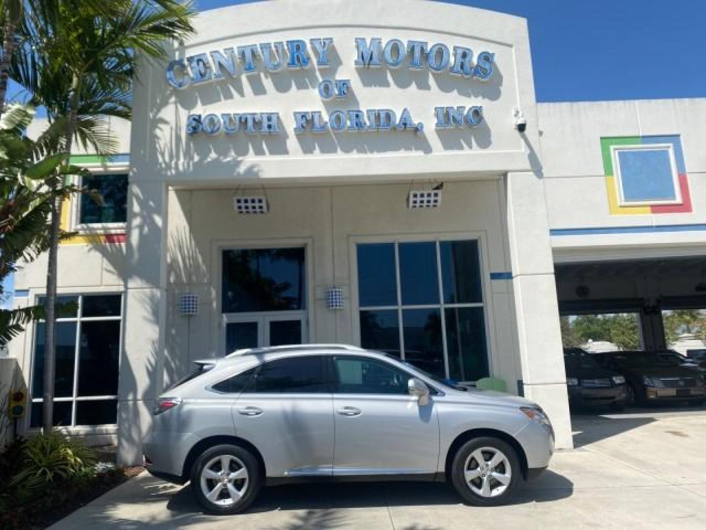 2010 Starfire Pearl /Light Gray Lexus RX 350 1 NC LOW MILES 83,532 AWD (2T2BK1BA8AC) with an 3.5L DOHC SFI 24-Valve V6 Engine engine, Automatic transmission, located at 4701 North Dixie Hwy, Pompano Beach, FL, 33064, (954) 422-2889, 26.240938, -80.123474 - OUR WEBPAGE FLORIDACARS1.COM HAS OVER 100 PHOTOS AND FREE CARFAX LINK 2010 LEXUS RX 350 NAVIGATION VIN: 2T2BK1BA8AC005951 2 T 2 B K 1 B A 8 A C 0 0 5 9 5 1 4 DOOR WAGON/SPORT UTILITY 3.5L V6 F DOHC 24V GASOLINE ALL WHEEL DRIVE Top Features 4WD/AWD Leather Seats Alloy Wheels Satellite Radio Ready Blu - Photo#0
