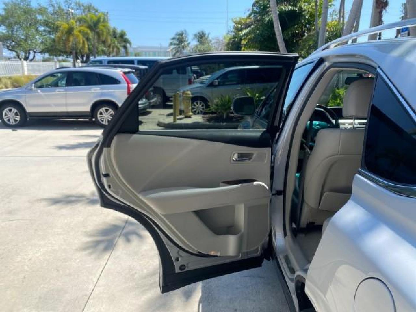 2010 Starfire Pearl /Light Gray Lexus RX 350 1 NC LOW MILES 83,532 AWD (2T2BK1BA8AC) with an 3.5L DOHC SFI 24-Valve V6 Engine engine, Automatic transmission, located at 4701 North Dixie Hwy, Pompano Beach, FL, 33064, (954) 422-2889, 26.240938, -80.123474 - OUR WEBPAGE FLORIDACARS1.COM HAS OVER 100 PHOTOS AND FREE CARFAX LINK 2010 LEXUS RX 350 NAVIGATION VIN: 2T2BK1BA8AC005951 2 T 2 B K 1 B A 8 A C 0 0 5 9 5 1 4 DOOR WAGON/SPORT UTILITY 3.5L V6 F DOHC 24V GASOLINE ALL WHEEL DRIVE Top Features 4WD/AWD Leather Seats Alloy Wheels Satellite Radio Ready Blu - Photo#12