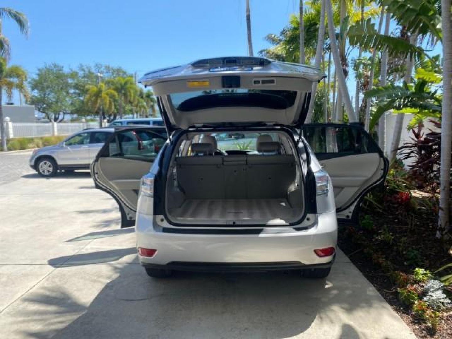 2010 Starfire Pearl /Light Gray Lexus RX 350 1 NC LOW MILES 83,532 AWD (2T2BK1BA8AC) with an 3.5L DOHC SFI 24-Valve V6 Engine engine, Automatic transmission, located at 4701 North Dixie Hwy, Pompano Beach, FL, 33064, (954) 422-2889, 26.240938, -80.123474 - OUR WEBPAGE FLORIDACARS1.COM HAS OVER 100 PHOTOS AND FREE CARFAX LINK 2010 LEXUS RX 350 NAVIGATION VIN: 2T2BK1BA8AC005951 2 T 2 B K 1 B A 8 A C 0 0 5 9 5 1 4 DOOR WAGON/SPORT UTILITY 3.5L V6 F DOHC 24V GASOLINE ALL WHEEL DRIVE Top Features 4WD/AWD Leather Seats Alloy Wheels Satellite Radio Ready Blu - Photo#14