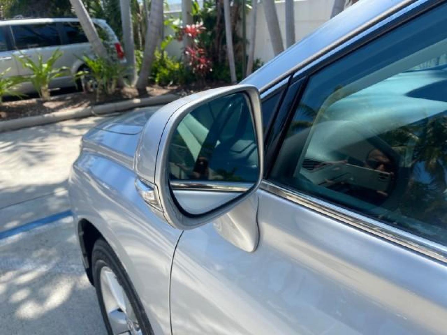 2010 Starfire Pearl /Light Gray Lexus RX 350 1 NC LOW MILES 83,532 AWD (2T2BK1BA8AC) with an 3.5L DOHC SFI 24-Valve V6 Engine engine, Automatic transmission, located at 4701 North Dixie Hwy, Pompano Beach, FL, 33064, (954) 422-2889, 26.240938, -80.123474 - OUR WEBPAGE FLORIDACARS1.COM HAS OVER 100 PHOTOS AND FREE CARFAX LINK 2010 LEXUS RX 350 NAVIGATION VIN: 2T2BK1BA8AC005951 2 T 2 B K 1 B A 8 A C 0 0 5 9 5 1 4 DOOR WAGON/SPORT UTILITY 3.5L V6 F DOHC 24V GASOLINE ALL WHEEL DRIVE Top Features 4WD/AWD Leather Seats Alloy Wheels Satellite Radio Ready Blu - Photo#30