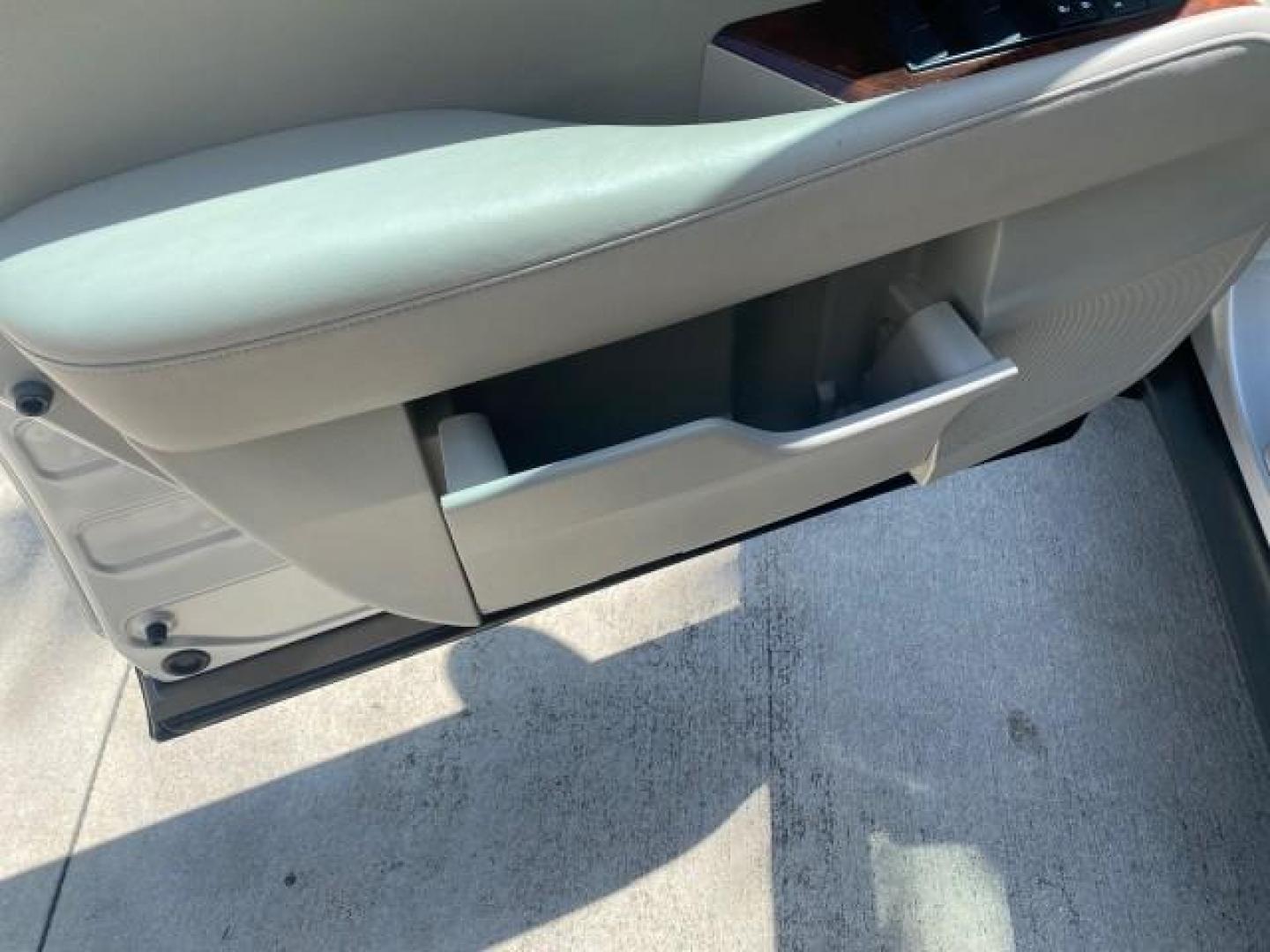 2010 Starfire Pearl /Light Gray Lexus RX 350 1 NC LOW MILES 83,532 AWD (2T2BK1BA8AC) with an 3.5L DOHC SFI 24-Valve V6 Engine engine, Automatic transmission, located at 4701 North Dixie Hwy, Pompano Beach, FL, 33064, (954) 422-2889, 26.240938, -80.123474 - OUR WEBPAGE FLORIDACARS1.COM HAS OVER 100 PHOTOS AND FREE CARFAX LINK 2010 LEXUS RX 350 NAVIGATION VIN: 2T2BK1BA8AC005951 2 T 2 B K 1 B A 8 A C 0 0 5 9 5 1 4 DOOR WAGON/SPORT UTILITY 3.5L V6 F DOHC 24V GASOLINE ALL WHEEL DRIVE Top Features 4WD/AWD Leather Seats Alloy Wheels Satellite Radio Ready Blu - Photo#33