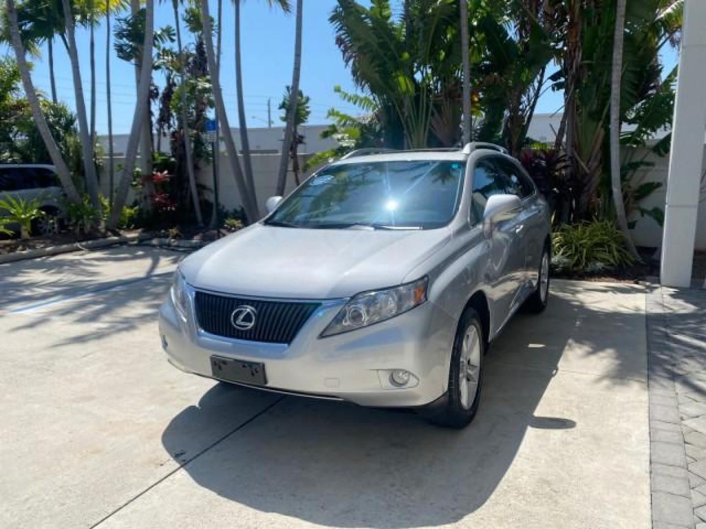 2010 Starfire Pearl /Light Gray Lexus RX 350 1 NC LOW MILES 83,532 AWD (2T2BK1BA8AC) with an 3.5L DOHC SFI 24-Valve V6 Engine engine, Automatic transmission, located at 4701 North Dixie Hwy, Pompano Beach, FL, 33064, (954) 422-2889, 26.240938, -80.123474 - OUR WEBPAGE FLORIDACARS1.COM HAS OVER 100 PHOTOS AND FREE CARFAX LINK 2010 LEXUS RX 350 NAVIGATION VIN: 2T2BK1BA8AC005951 2 T 2 B K 1 B A 8 A C 0 0 5 9 5 1 4 DOOR WAGON/SPORT UTILITY 3.5L V6 F DOHC 24V GASOLINE ALL WHEEL DRIVE Top Features 4WD/AWD Leather Seats Alloy Wheels Satellite Radio Ready Blu - Photo#3