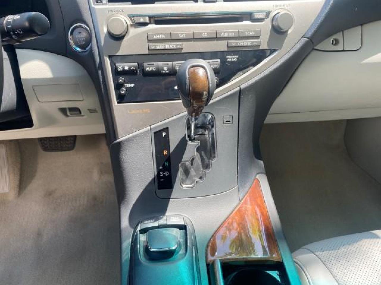 2010 Starfire Pearl /Light Gray Lexus RX 350 1 NC LOW MILES 83,532 AWD (2T2BK1BA8AC) with an 3.5L DOHC SFI 24-Valve V6 Engine engine, Automatic transmission, located at 4701 North Dixie Hwy, Pompano Beach, FL, 33064, (954) 422-2889, 26.240938, -80.123474 - OUR WEBPAGE FLORIDACARS1.COM HAS OVER 100 PHOTOS AND FREE CARFAX LINK 2010 LEXUS RX 350 NAVIGATION VIN: 2T2BK1BA8AC005951 2 T 2 B K 1 B A 8 A C 0 0 5 9 5 1 4 DOOR WAGON/SPORT UTILITY 3.5L V6 F DOHC 24V GASOLINE ALL WHEEL DRIVE Top Features 4WD/AWD Leather Seats Alloy Wheels Satellite Radio Ready Blu - Photo#39