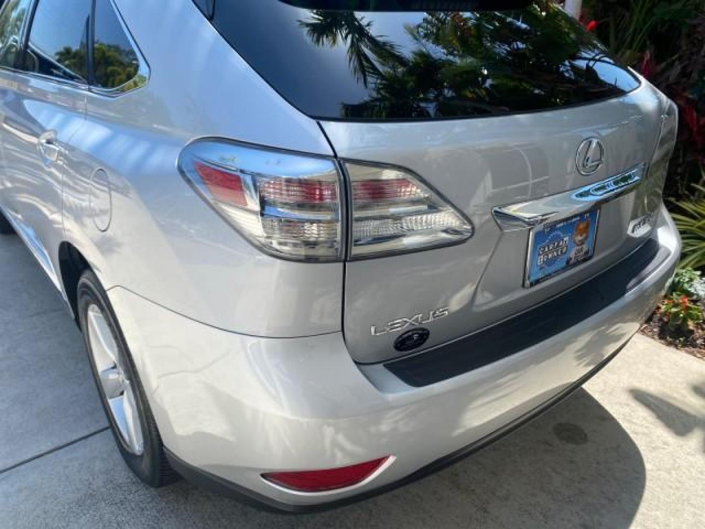 2010 Starfire Pearl /Light Gray Lexus RX 350 1 NC LOW MILES 83,532 AWD (2T2BK1BA8AC) with an 3.5L DOHC SFI 24-Valve V6 Engine engine, Automatic transmission, located at 4701 North Dixie Hwy, Pompano Beach, FL, 33064, (954) 422-2889, 26.240938, -80.123474 - OUR WEBPAGE FLORIDACARS1.COM HAS OVER 100 PHOTOS AND FREE CARFAX LINK 2010 LEXUS RX 350 NAVIGATION VIN: 2T2BK1BA8AC005951 2 T 2 B K 1 B A 8 A C 0 0 5 9 5 1 4 DOOR WAGON/SPORT UTILITY 3.5L V6 F DOHC 24V GASOLINE ALL WHEEL DRIVE Top Features 4WD/AWD Leather Seats Alloy Wheels Satellite Radio Ready Blu - Photo#75
