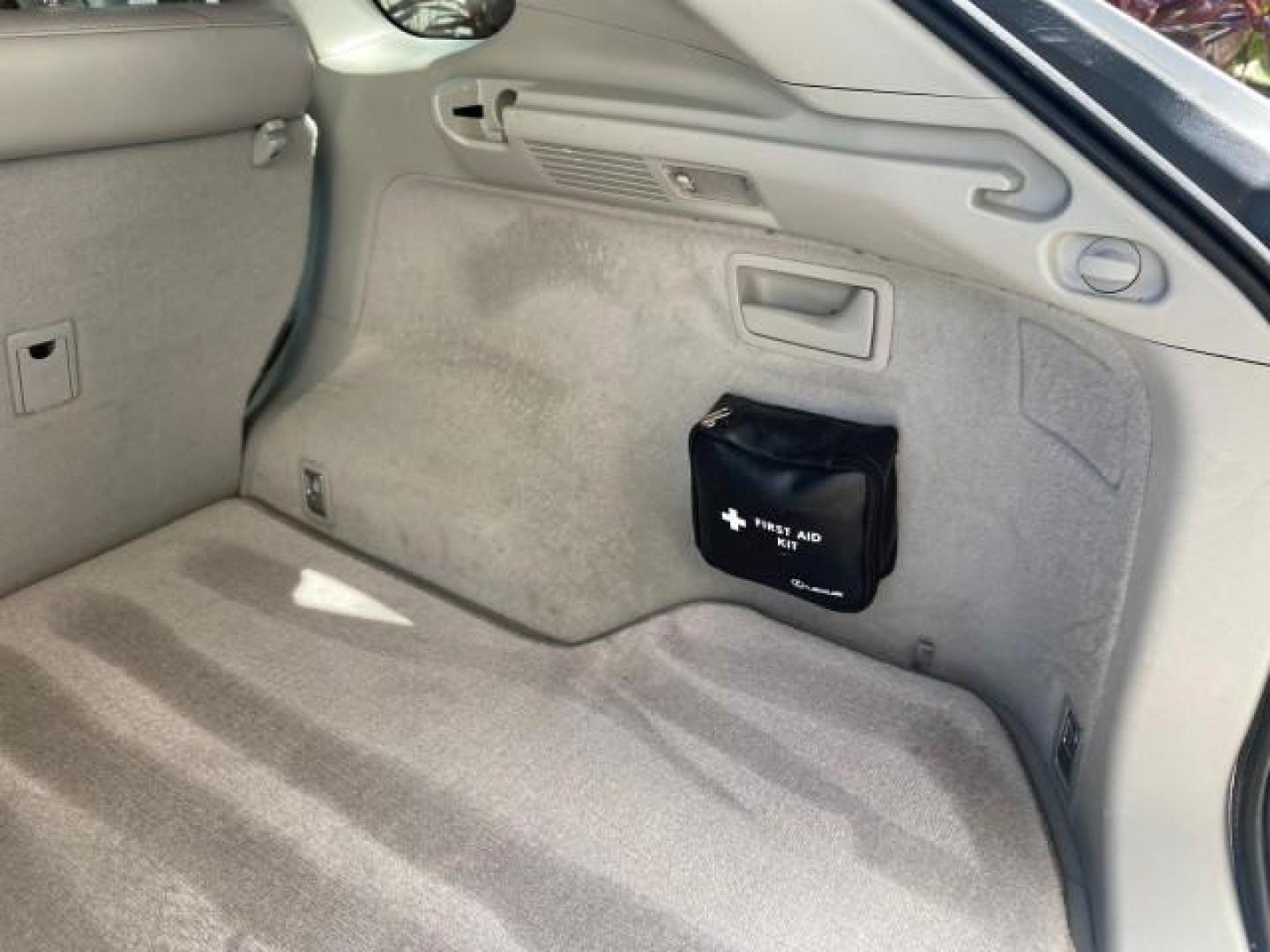 2010 Starfire Pearl /Light Gray Lexus RX 350 1 NC LOW MILES 83,532 AWD (2T2BK1BA8AC) with an 3.5L DOHC SFI 24-Valve V6 Engine engine, Automatic transmission, located at 4701 North Dixie Hwy, Pompano Beach, FL, 33064, (954) 422-2889, 26.240938, -80.123474 - OUR WEBPAGE FLORIDACARS1.COM HAS OVER 100 PHOTOS AND FREE CARFAX LINK 2010 LEXUS RX 350 NAVIGATION VIN: 2T2BK1BA8AC005951 2 T 2 B K 1 B A 8 A C 0 0 5 9 5 1 4 DOOR WAGON/SPORT UTILITY 3.5L V6 F DOHC 24V GASOLINE ALL WHEEL DRIVE Top Features 4WD/AWD Leather Seats Alloy Wheels Satellite Radio Ready Blu - Photo#82