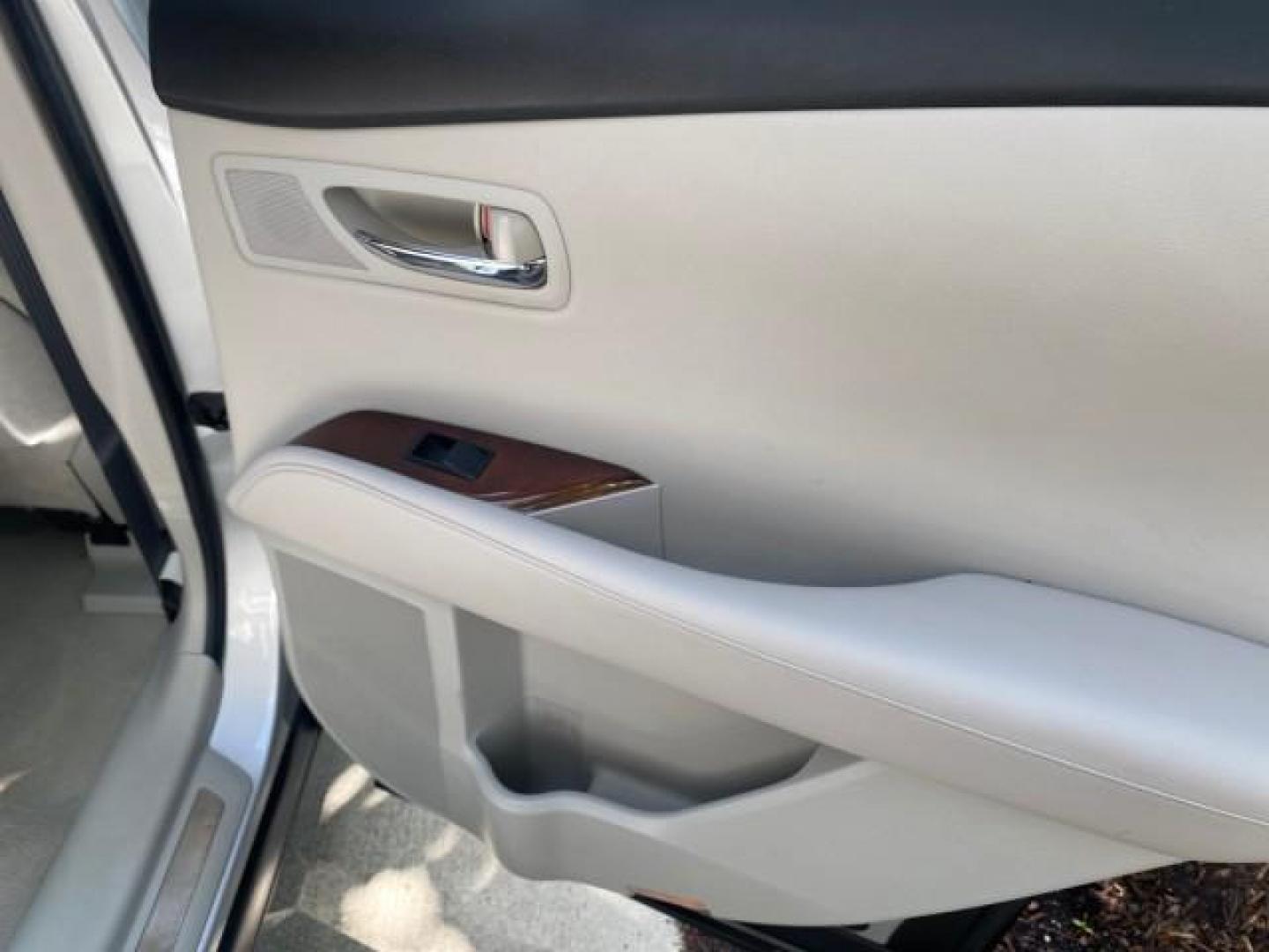2010 Starfire Pearl /Light Gray Lexus RX 350 1 NC LOW MILES 83,532 AWD (2T2BK1BA8AC) with an 3.5L DOHC SFI 24-Valve V6 Engine engine, Automatic transmission, located at 4701 North Dixie Hwy, Pompano Beach, FL, 33064, (954) 422-2889, 26.240938, -80.123474 - OUR WEBPAGE FLORIDACARS1.COM HAS OVER 100 PHOTOS AND FREE CARFAX LINK 2010 LEXUS RX 350 NAVIGATION VIN: 2T2BK1BA8AC005951 2 T 2 B K 1 B A 8 A C 0 0 5 9 5 1 4 DOOR WAGON/SPORT UTILITY 3.5L V6 F DOHC 24V GASOLINE ALL WHEEL DRIVE Top Features 4WD/AWD Leather Seats Alloy Wheels Satellite Radio Ready Blu - Photo#88