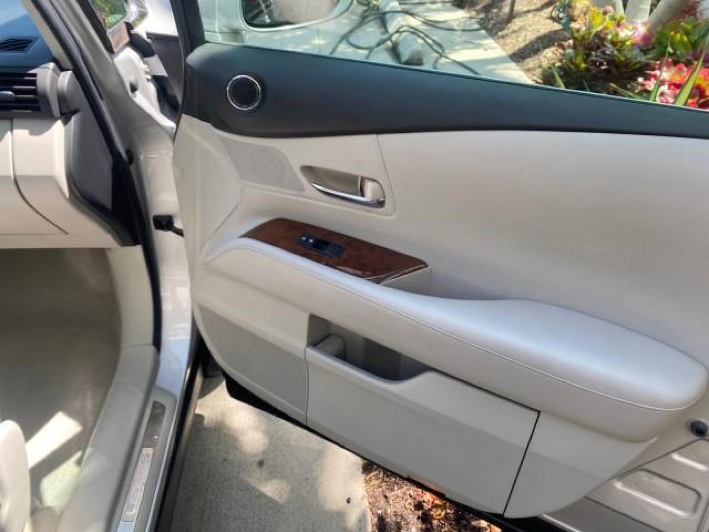 2010 Starfire Pearl /Light Gray Lexus RX 350 1 NC LOW MILES 83,532 AWD (2T2BK1BA8AC) with an 3.5L DOHC SFI 24-Valve V6 Engine engine, Automatic transmission, located at 4701 North Dixie Hwy, Pompano Beach, FL, 33064, (954) 422-2889, 26.240938, -80.123474 - OUR WEBPAGE FLORIDACARS1.COM HAS OVER 100 PHOTOS AND FREE CARFAX LINK 2010 LEXUS RX 350 NAVIGATION VIN: 2T2BK1BA8AC005951 2 T 2 B K 1 B A 8 A C 0 0 5 9 5 1 4 DOOR WAGON/SPORT UTILITY 3.5L V6 F DOHC 24V GASOLINE ALL WHEEL DRIVE Top Features 4WD/AWD Leather Seats Alloy Wheels Satellite Radio Ready Blu - Photo#96