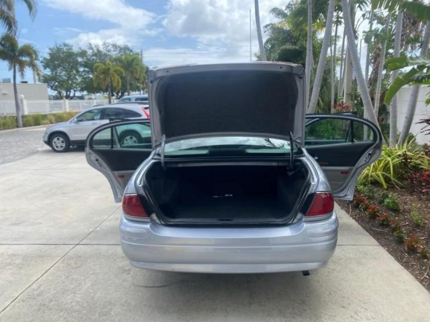 2005 Platinum Metallic /Gray Buick LeSabre Custom 1 OWNER LOW MILES 34,370 (1G4HP52K15U) with an 3.8L 3800 V6 SFI Engine engine, Automatic transmission, located at 4701 North Dixie Hwy, Pompano Beach, FL, 33064, (954) 422-2889, 26.240938, -80.123474 - OUR WEBPAGE FLORIDACARS1.COM HAS OVER 100 PHOTOS AND FREE CARFAX LINK 2005 BUICK LESABRE CUSTOM VIN: 1G4HP52K15U173399 1 G 4 H P 5 2 K 1 5 U 1 7 3 3 9 9 SEDAN 4 DR 3.8L V6 F OHV 29 MPG GASOLINE FRONT WHEEL DRIVE Top Features Alloy Wheels Cloth Seats Basic Features ABS Brakes CD Audio Power Mirrors S - Photo#15