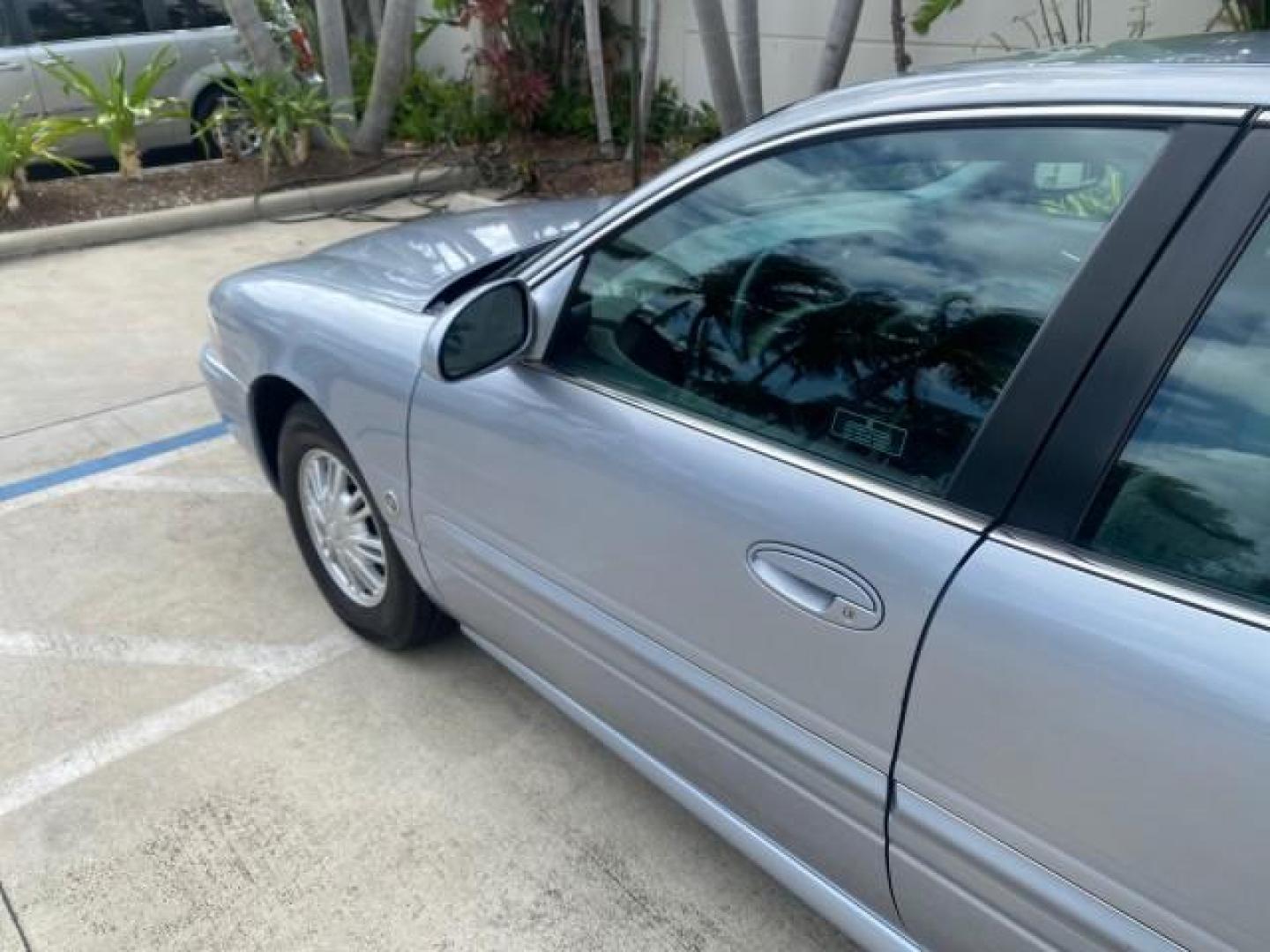 2005 Platinum Metallic /Gray Buick LeSabre Custom 1 OWNER LOW MILES 34,370 (1G4HP52K15U) with an 3.8L 3800 V6 SFI Engine engine, Automatic transmission, located at 4701 North Dixie Hwy, Pompano Beach, FL, 33064, (954) 422-2889, 26.240938, -80.123474 - OUR WEBPAGE FLORIDACARS1.COM HAS OVER 100 PHOTOS AND FREE CARFAX LINK 2005 BUICK LESABRE CUSTOM VIN: 1G4HP52K15U173399 1 G 4 H P 5 2 K 1 5 U 1 7 3 3 9 9 SEDAN 4 DR 3.8L V6 F OHV 29 MPG GASOLINE FRONT WHEEL DRIVE Top Features Alloy Wheels Cloth Seats Basic Features ABS Brakes CD Audio Power Mirrors S - Photo#26