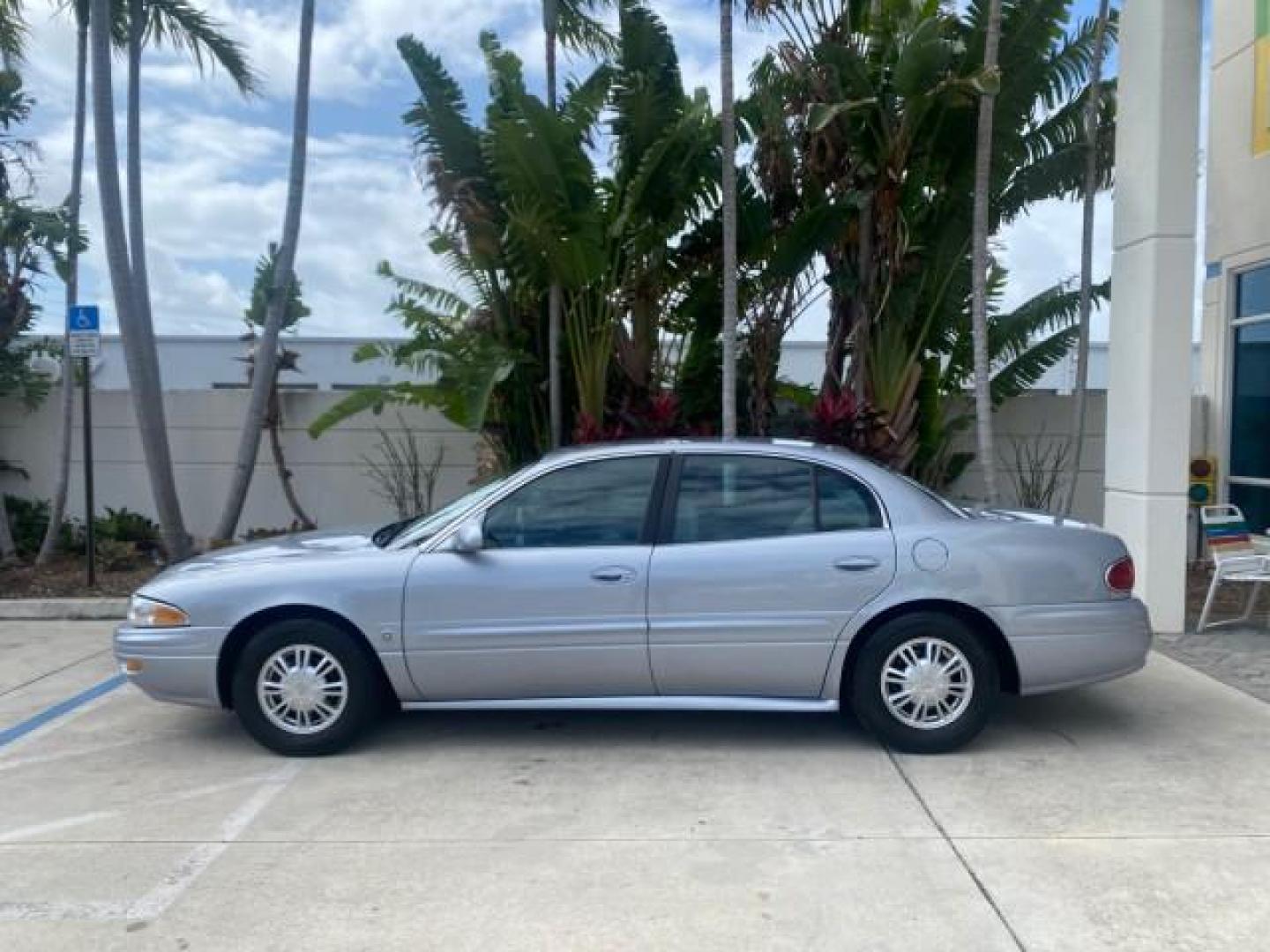 2005 Platinum Metallic /Gray Buick LeSabre Custom 1 OWNER LOW MILES 34,370 (1G4HP52K15U) with an 3.8L 3800 V6 SFI Engine engine, Automatic transmission, located at 4701 North Dixie Hwy, Pompano Beach, FL, 33064, (954) 422-2889, 26.240938, -80.123474 - OUR WEBPAGE FLORIDACARS1.COM HAS OVER 100 PHOTOS AND FREE CARFAX LINK 2005 BUICK LESABRE CUSTOM VIN: 1G4HP52K15U173399 1 G 4 H P 5 2 K 1 5 U 1 7 3 3 9 9 SEDAN 4 DR 3.8L V6 F OHV 29 MPG GASOLINE FRONT WHEEL DRIVE Top Features Alloy Wheels Cloth Seats Basic Features ABS Brakes CD Audio Power Mirrors S - Photo#4