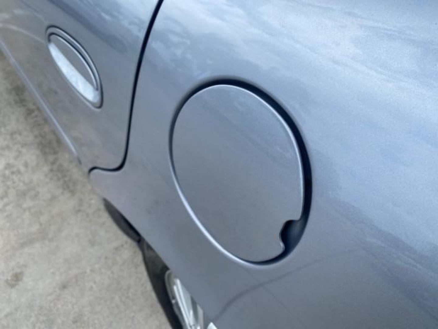2005 Platinum Metallic /Gray Buick LeSabre Custom 1 OWNER LOW MILES 34,370 (1G4HP52K15U) with an 3.8L 3800 V6 SFI Engine engine, Automatic transmission, located at 4701 North Dixie Hwy, Pompano Beach, FL, 33064, (954) 422-2889, 26.240938, -80.123474 - OUR WEBPAGE FLORIDACARS1.COM HAS OVER 100 PHOTOS AND FREE CARFAX LINK 2005 BUICK LESABRE CUSTOM VIN: 1G4HP52K15U173399 1 G 4 H P 5 2 K 1 5 U 1 7 3 3 9 9 SEDAN 4 DR 3.8L V6 F OHV 29 MPG GASOLINE FRONT WHEEL DRIVE Top Features Alloy Wheels Cloth Seats Basic Features ABS Brakes CD Audio Power Mirrors S - Photo#68