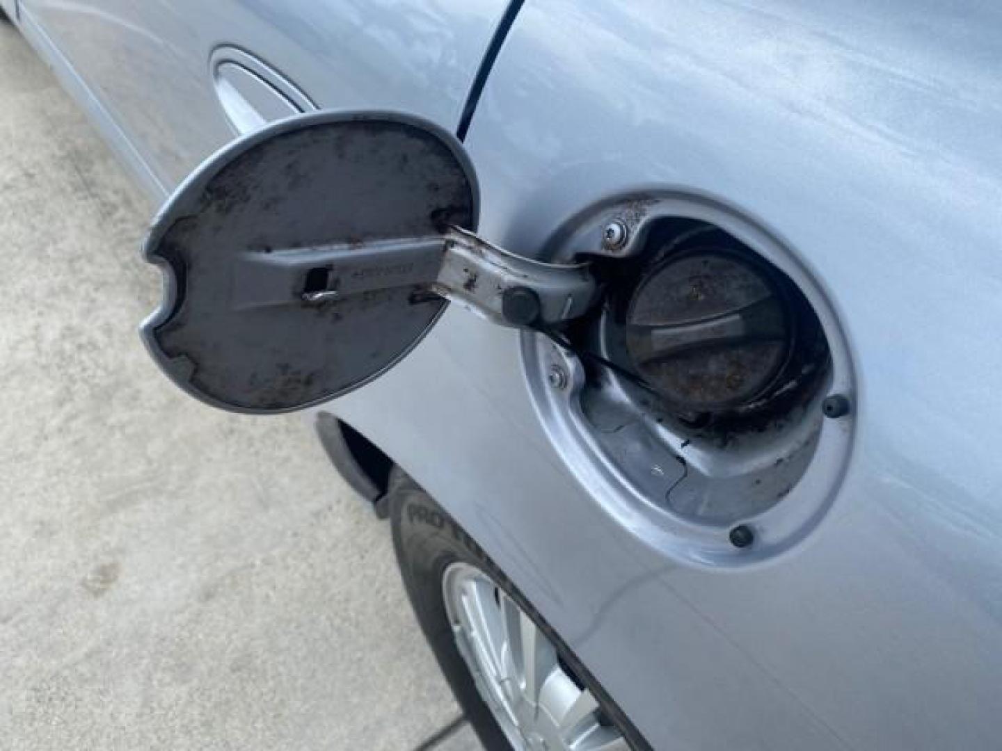 2005 Platinum Metallic /Gray Buick LeSabre Custom 1 OWNER LOW MILES 34,370 (1G4HP52K15U) with an 3.8L 3800 V6 SFI Engine engine, Automatic transmission, located at 4701 North Dixie Hwy, Pompano Beach, FL, 33064, (954) 422-2889, 26.240938, -80.123474 - OUR WEBPAGE FLORIDACARS1.COM HAS OVER 100 PHOTOS AND FREE CARFAX LINK 2005 BUICK LESABRE CUSTOM VIN: 1G4HP52K15U173399 1 G 4 H P 5 2 K 1 5 U 1 7 3 3 9 9 SEDAN 4 DR 3.8L V6 F OHV 29 MPG GASOLINE FRONT WHEEL DRIVE Top Features Alloy Wheels Cloth Seats Basic Features ABS Brakes CD Audio Power Mirrors S - Photo#69