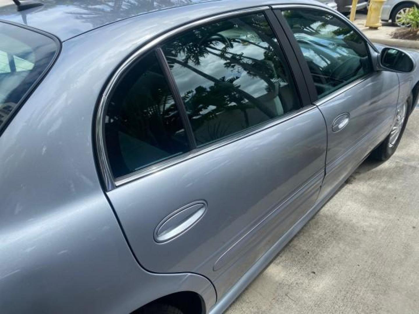 2005 Platinum Metallic /Gray Buick LeSabre Custom 1 OWNER LOW MILES 34,370 (1G4HP52K15U) with an 3.8L 3800 V6 SFI Engine engine, Automatic transmission, located at 4701 North Dixie Hwy, Pompano Beach, FL, 33064, (954) 422-2889, 26.240938, -80.123474 - OUR WEBPAGE FLORIDACARS1.COM HAS OVER 100 PHOTOS AND FREE CARFAX LINK 2005 BUICK LESABRE CUSTOM VIN: 1G4HP52K15U173399 1 G 4 H P 5 2 K 1 5 U 1 7 3 3 9 9 SEDAN 4 DR 3.8L V6 F OHV 29 MPG GASOLINE FRONT WHEEL DRIVE Top Features Alloy Wheels Cloth Seats Basic Features ABS Brakes CD Audio Power Mirrors S - Photo#80
