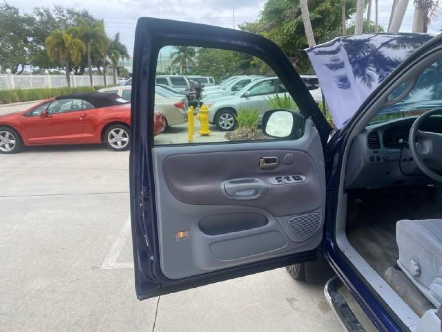 2000 Stellar Blue Pearl /Gray Toyota Tundra V8 SR5 FLORIDA LIKE NEW (5TBRT3410YS) with an 4.7L DOHC EFI 32-Valve V8 i-Force Engine engine, Automatic transmission, located at 4701 North Dixie Hwy, Pompano Beach, FL, 33064, (954) 422-2889, 26.240938, -80.123474 - OUR WEBPAGE FLORIDACARS1.COM HAS OVER 100 PHOTOS AND FREE CARFAX LINK 2000 TOYOTA TUNDRA SR5 VIN: 5TBRT3410YS002335 5 T B R T 3 4 1 0 Y S 0 0 2 3 3 5 4 DOOR EXTENDED CAB PICKUP 4.7L V8 F DOHC 32V GASOLINE REAR WHEEL DRIVE Highlighted Features Bed Liner Cloth Seats ABS Brakes Automatic Transmission P - Photo#9