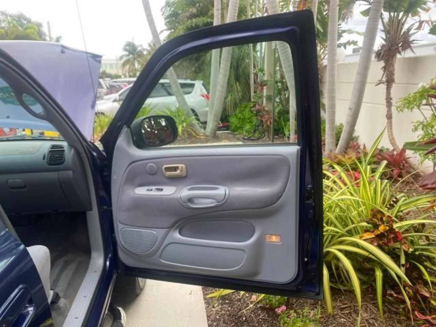 2000 Stellar Blue Pearl /Gray Toyota Tundra V8 SR5 FLORIDA LIKE NEW (5TBRT3410YS) with an 4.7L DOHC EFI 32-Valve V8 i-Force Engine engine, Automatic transmission, located at 4701 North Dixie Hwy, Pompano Beach, FL, 33064, (954) 422-2889, 26.240938, -80.123474 - OUR WEBPAGE FLORIDACARS1.COM HAS OVER 100 PHOTOS AND FREE CARFAX LINK 2000 TOYOTA TUNDRA SR5 VIN: 5TBRT3410YS002335 5 T B R T 3 4 1 0 Y S 0 0 2 3 3 5 4 DOOR EXTENDED CAB PICKUP 4.7L V8 F DOHC 32V GASOLINE REAR WHEEL DRIVE Highlighted Features Bed Liner Cloth Seats ABS Brakes Automatic Transmission P - Photo#11