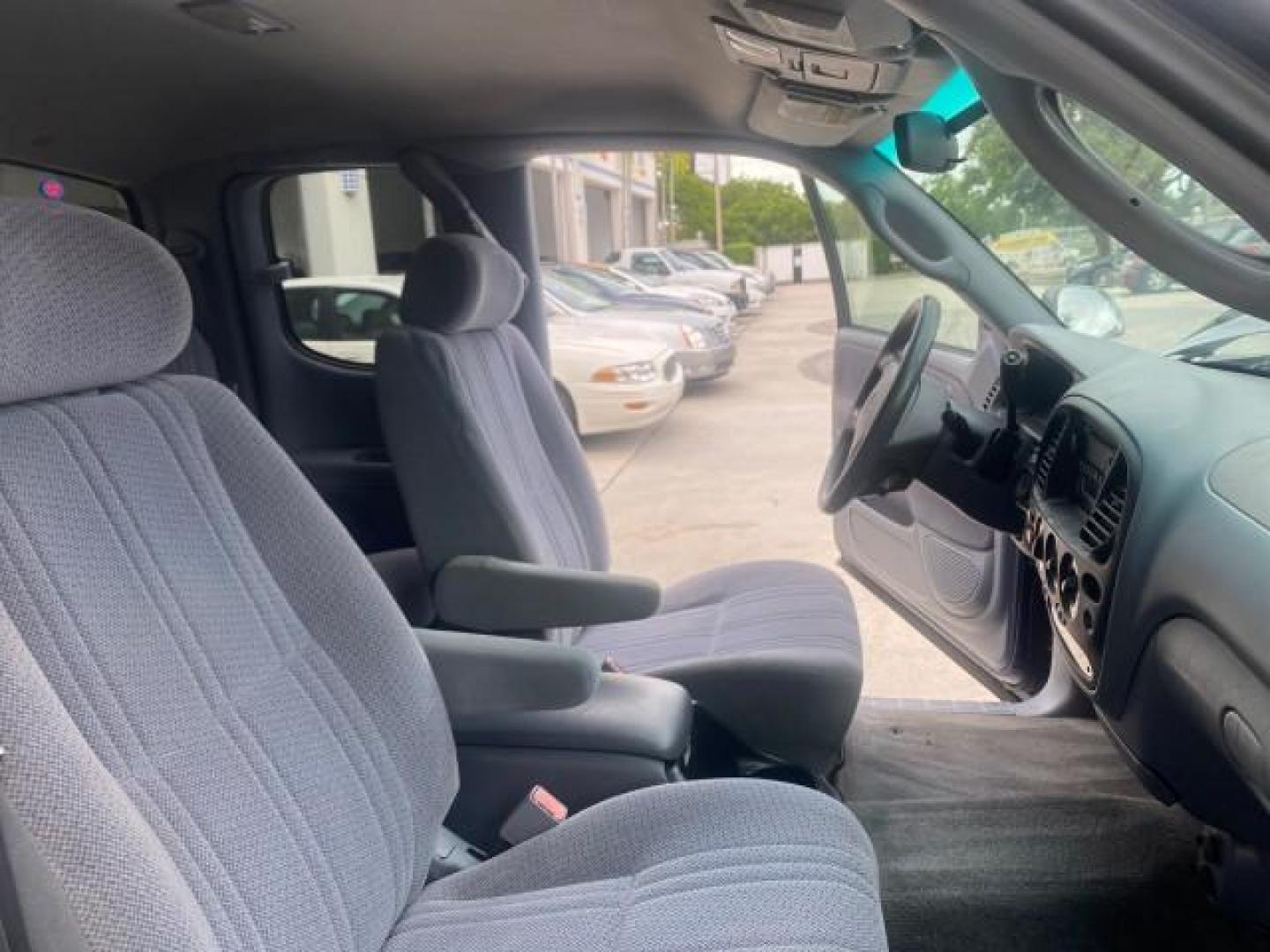2000 Stellar Blue Pearl /Gray Toyota Tundra V8 SR5 FLORIDA LIKE NEW (5TBRT3410YS) with an 4.7L DOHC EFI 32-Valve V8 i-Force Engine engine, Automatic transmission, located at 4701 North Dixie Hwy, Pompano Beach, FL, 33064, (954) 422-2889, 26.240938, -80.123474 - OUR WEBPAGE FLORIDACARS1.COM HAS OVER 100 PHOTOS AND FREE CARFAX LINK 2000 TOYOTA TUNDRA SR5 VIN: 5TBRT3410YS002335 5 T B R T 3 4 1 0 Y S 0 0 2 3 3 5 4 DOOR EXTENDED CAB PICKUP 4.7L V8 F DOHC 32V GASOLINE REAR WHEEL DRIVE Highlighted Features Bed Liner Cloth Seats ABS Brakes Automatic Transmission P - Photo#12