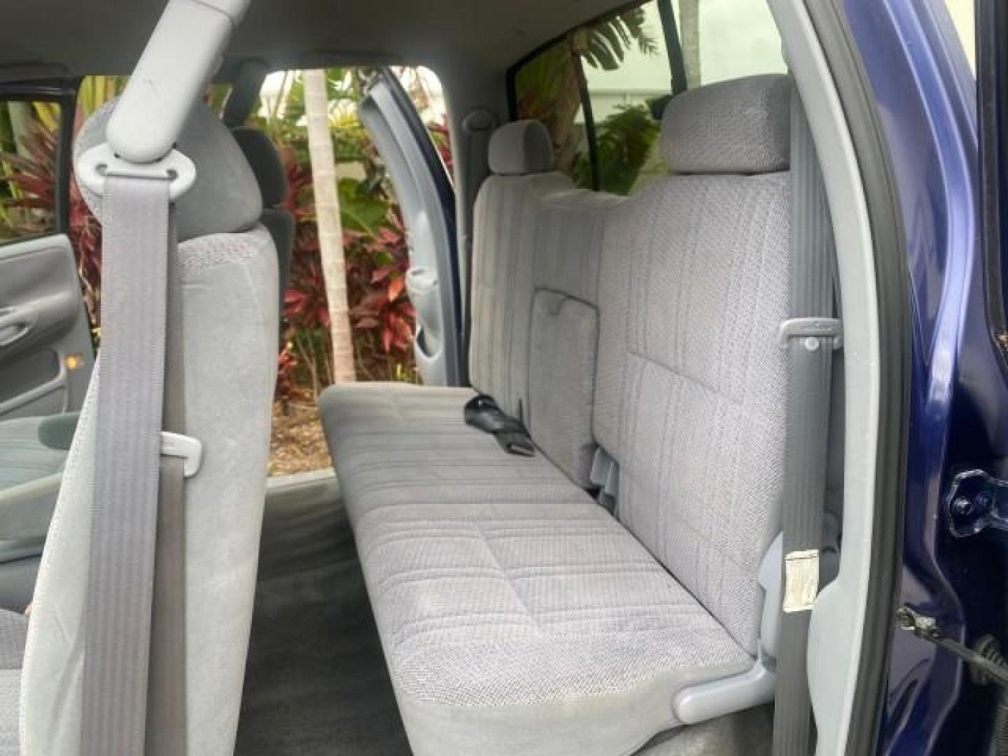 2000 Stellar Blue Pearl /Gray Toyota Tundra V8 SR5 FLORIDA LIKE NEW (5TBRT3410YS) with an 4.7L DOHC EFI 32-Valve V8 i-Force Engine engine, Automatic transmission, located at 4701 North Dixie Hwy, Pompano Beach, FL, 33064, (954) 422-2889, 26.240938, -80.123474 - OUR WEBPAGE FLORIDACARS1.COM HAS OVER 100 PHOTOS AND FREE CARFAX LINK 2000 TOYOTA TUNDRA SR5 VIN: 5TBRT3410YS002335 5 T B R T 3 4 1 0 Y S 0 0 2 3 3 5 4 DOOR EXTENDED CAB PICKUP 4.7L V8 F DOHC 32V GASOLINE REAR WHEEL DRIVE Highlighted Features Bed Liner Cloth Seats ABS Brakes Automatic Transmission P - Photo#14