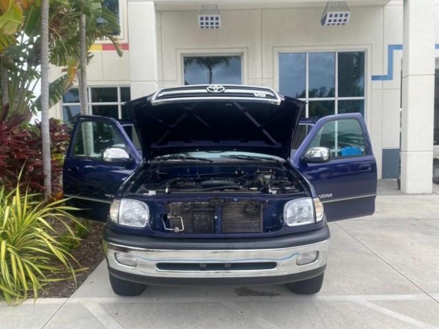 2000 Stellar Blue Pearl /Gray Toyota Tundra V8 SR5 FLORIDA LIKE NEW (5TBRT3410YS) with an 4.7L DOHC EFI 32-Valve V8 i-Force Engine engine, Automatic transmission, located at 4701 North Dixie Hwy, Pompano Beach, FL, 33064, (954) 422-2889, 26.240938, -80.123474 - OUR WEBPAGE FLORIDACARS1.COM HAS OVER 100 PHOTOS AND FREE CARFAX LINK 2000 TOYOTA TUNDRA SR5 VIN: 5TBRT3410YS002335 5 T B R T 3 4 1 0 Y S 0 0 2 3 3 5 4 DOOR EXTENDED CAB PICKUP 4.7L V8 F DOHC 32V GASOLINE REAR WHEEL DRIVE Highlighted Features Bed Liner Cloth Seats ABS Brakes Automatic Transmission P - Photo#16