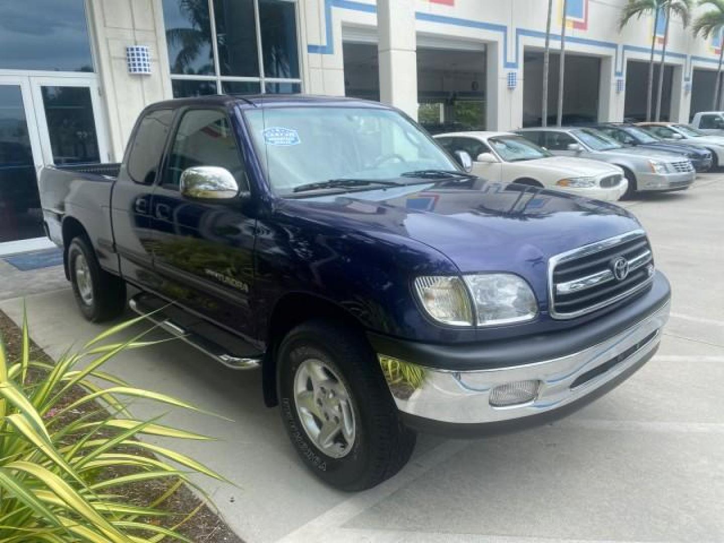 2000 Stellar Blue Pearl /Gray Toyota Tundra V8 SR5 FLORIDA LIKE NEW (5TBRT3410YS) with an 4.7L DOHC EFI 32-Valve V8 i-Force Engine engine, Automatic transmission, located at 4701 North Dixie Hwy, Pompano Beach, FL, 33064, (954) 422-2889, 26.240938, -80.123474 - OUR WEBPAGE FLORIDACARS1.COM HAS OVER 100 PHOTOS AND FREE CARFAX LINK 2000 TOYOTA TUNDRA SR5 VIN: 5TBRT3410YS002335 5 T B R T 3 4 1 0 Y S 0 0 2 3 3 5 4 DOOR EXTENDED CAB PICKUP 4.7L V8 F DOHC 32V GASOLINE REAR WHEEL DRIVE Highlighted Features Bed Liner Cloth Seats ABS Brakes Automatic Transmission P - Photo#24