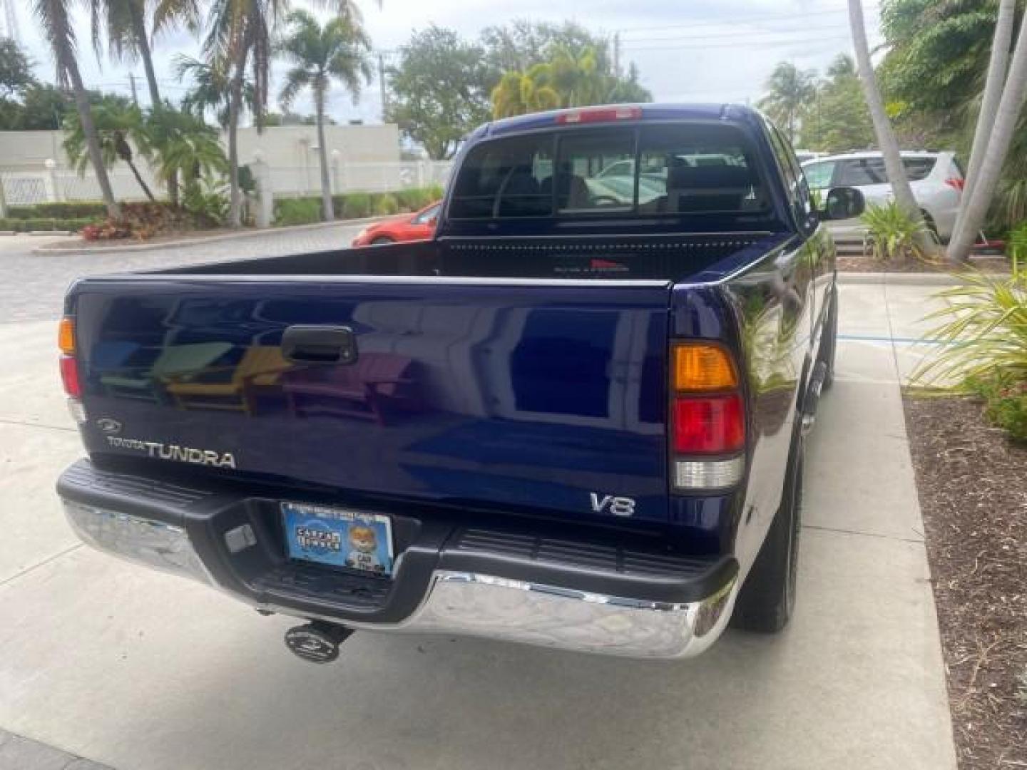 2000 Stellar Blue Pearl /Gray Toyota Tundra V8 SR5 FLORIDA LIKE NEW (5TBRT3410YS) with an 4.7L DOHC EFI 32-Valve V8 i-Force Engine engine, Automatic transmission, located at 4701 North Dixie Hwy, Pompano Beach, FL, 33064, (954) 422-2889, 26.240938, -80.123474 - OUR WEBPAGE FLORIDACARS1.COM HAS OVER 100 PHOTOS AND FREE CARFAX LINK 2000 TOYOTA TUNDRA SR5 VIN: 5TBRT3410YS002335 5 T B R T 3 4 1 0 Y S 0 0 2 3 3 5 4 DOOR EXTENDED CAB PICKUP 4.7L V8 F DOHC 32V GASOLINE REAR WHEEL DRIVE Highlighted Features Bed Liner Cloth Seats ABS Brakes Automatic Transmission P - Photo#79