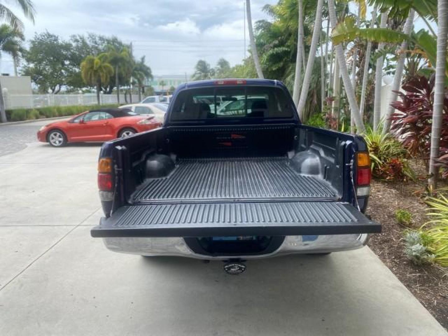 2000 Stellar Blue Pearl /Gray Toyota Tundra V8 SR5 FLORIDA LIKE NEW (5TBRT3410YS) with an 4.7L DOHC EFI 32-Valve V8 i-Force Engine engine, Automatic transmission, located at 4701 North Dixie Hwy, Pompano Beach, FL, 33064, (954) 422-2889, 26.240938, -80.123474 - OUR WEBPAGE FLORIDACARS1.COM HAS OVER 100 PHOTOS AND FREE CARFAX LINK 2000 TOYOTA TUNDRA SR5 VIN: 5TBRT3410YS002335 5 T B R T 3 4 1 0 Y S 0 0 2 3 3 5 4 DOOR EXTENDED CAB PICKUP 4.7L V8 F DOHC 32V GASOLINE REAR WHEEL DRIVE Highlighted Features Bed Liner Cloth Seats ABS Brakes Automatic Transmission P - Photo#84