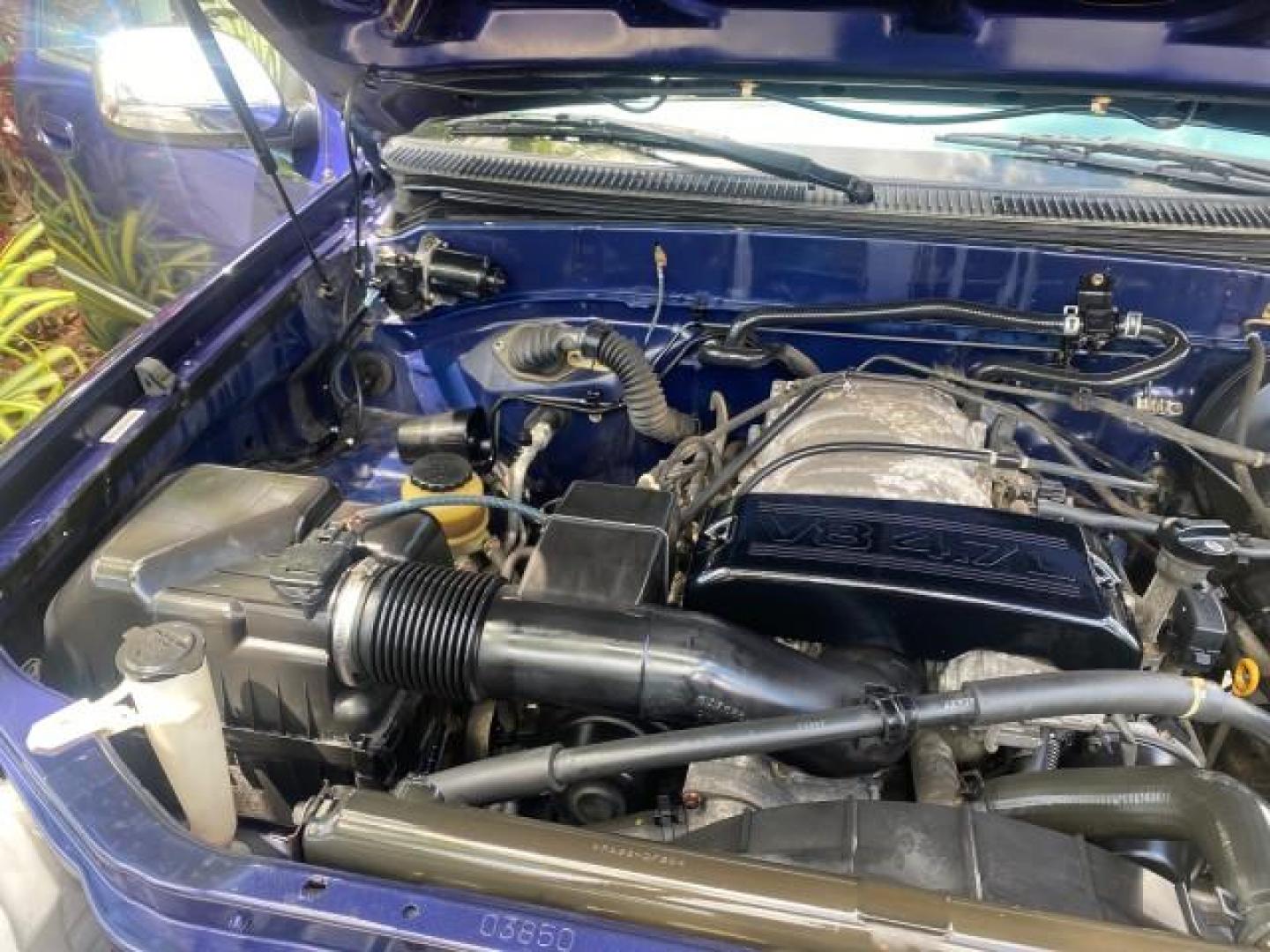 2000 Stellar Blue Pearl /Gray Toyota Tundra V 8 SR5 FLORIDA LIKE NEW (5TBRT3410YS) with an 4.7L DOHC EFI 32-Valve V8 i-Force Engine engine, Automatic transmission, located at 4701 North Dixie Hwy, Pompano Beach, FL, 33064, (954) 422-2889, 26.240938, -80.123474 - OUR WEBPAGE FLORIDACARS1.COM HAS OVER 100 PHOTOS AND FREE CARFAX LINK 2000 TOYOTA TUNDRA SR5 VIN: 5TBRT3410YS002335 5 T B R T 3 4 1 0 Y S 0 0 2 3 3 5 4 DOOR EXTENDED CAB PICKUP 4.7L V8 F DOHC 32V GASOLINE REAR WHEEL DRIVE Highlighted Features Bed Liner Cloth Seats ABS Brakes Automatic Transmission P - Photo#24