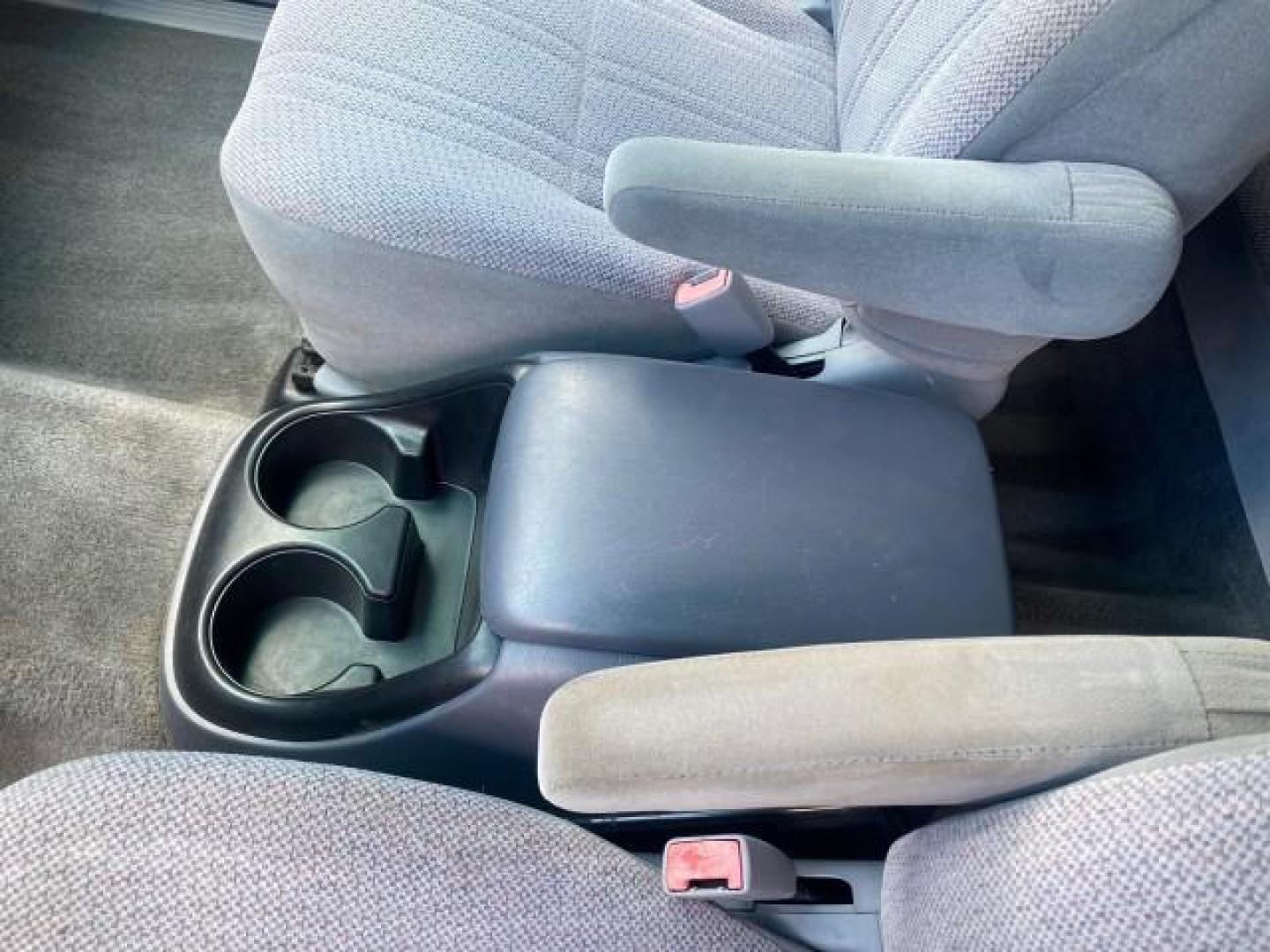 2000 Stellar Blue Pearl /Gray Toyota Tundra V 8 SR5 FLORIDA LIKE NEW (5TBRT3410YS) with an 4.7L DOHC EFI 32-Valve V8 i-Force Engine engine, Automatic transmission, located at 4701 North Dixie Hwy, Pompano Beach, FL, 33064, (954) 422-2889, 26.240938, -80.123474 - OUR WEBPAGE FLORIDACARS1.COM HAS OVER 100 PHOTOS AND FREE CARFAX LINK 2000 TOYOTA TUNDRA SR5 VIN: 5TBRT3410YS002335 5 T B R T 3 4 1 0 Y S 0 0 2 3 3 5 4 DOOR EXTENDED CAB PICKUP 4.7L V8 F DOHC 32V GASOLINE REAR WHEEL DRIVE Highlighted Features Bed Liner Cloth Seats ABS Brakes Automatic Transmission P - Photo#54