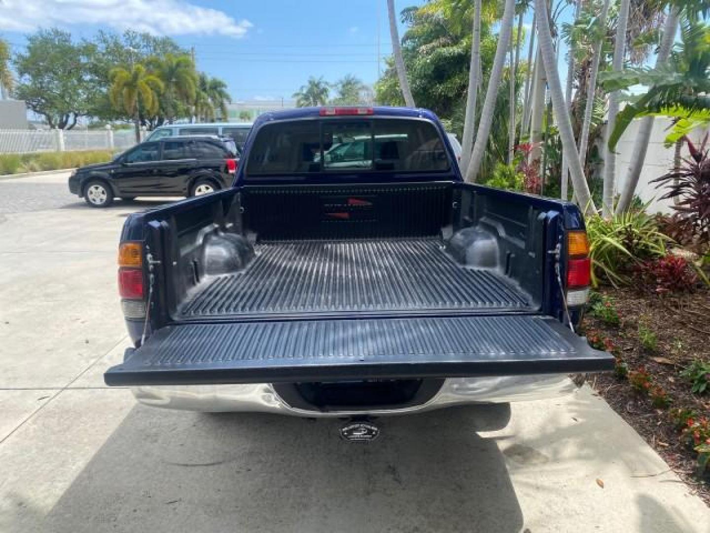 2000 Stellar Blue Pearl /Gray Toyota Tundra V 8 SR5 FLORIDA LIKE NEW (5TBRT3410YS) with an 4.7L DOHC EFI 32-Valve V8 i-Force Engine engine, Automatic transmission, located at 4701 North Dixie Hwy, Pompano Beach, FL, 33064, (954) 422-2889, 26.240938, -80.123474 - OUR WEBPAGE FLORIDACARS1.COM HAS OVER 100 PHOTOS AND FREE CARFAX LINK 2000 TOYOTA TUNDRA SR5 VIN: 5TBRT3410YS002335 5 T B R T 3 4 1 0 Y S 0 0 2 3 3 5 4 DOOR EXTENDED CAB PICKUP 4.7L V8 F DOHC 32V GASOLINE REAR WHEEL DRIVE Highlighted Features Bed Liner Cloth Seats ABS Brakes Automatic Transmission P - Photo#79
