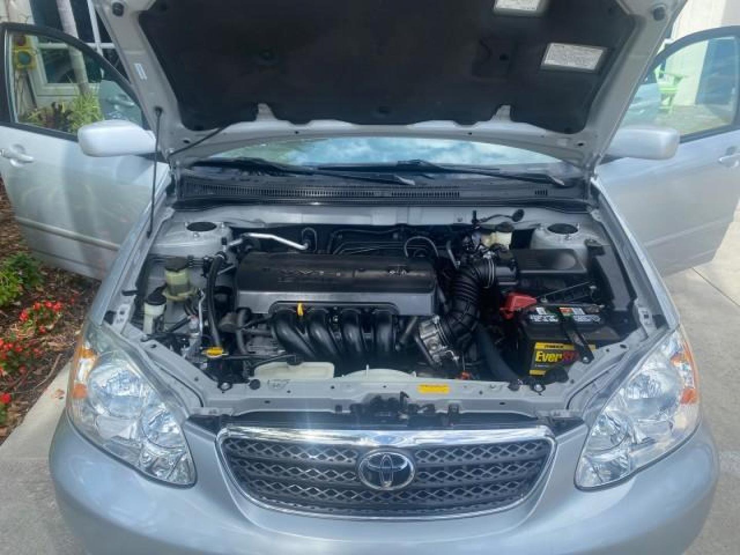 2006 Millenium Silver Metallic /Stone Toyota Corolla LE LOW MILES 23,038 LOADED (1NXBR30E16Z) with an 1.8L DOHC SEFI 16-Valve 4-Cyl Aluminum Engine engine, Automatic transmission, located at 4701 North Dixie Hwy, Pompano Beach, FL, 33064, (954) 422-2889, 26.240938, -80.123474 - OUR WEBPAGE FLORIDACARS1.COM HAS OVER 100 PHOTOS AND FREE CARFAX LINK 2006 TOYOTA COROLLA LE AUTO AC LOADED VIN: 1NXBR30E16Z662050 1 N X B R 3 0 E 1 6 Z 6 6 2 0 5 0 SEDAN 4 DR 1.8L I4 F DOHC 16V 41 MPG GASOLINE FRONT WHEEL DRIVE Top Features Cloth Seats Basic Features AM/FM Stereo CD Audio Power Mir - Photo#17