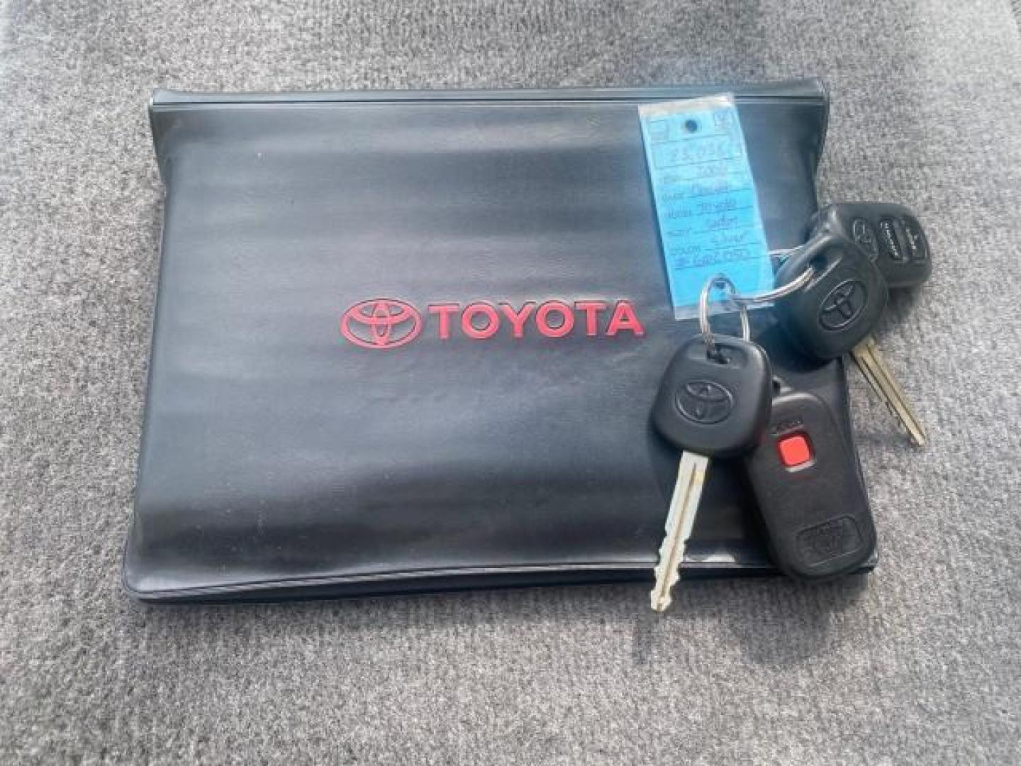 2006 Millenium Silver Metallic /Stone Toyota Corolla LE LOW MILES 23,038 LOADED (1NXBR30E16Z) with an 1.8L DOHC SEFI 16-Valve 4-Cyl Aluminum Engine engine, Automatic transmission, located at 4701 North Dixie Hwy, Pompano Beach, FL, 33064, (954) 422-2889, 26.240938, -80.123474 - OUR WEBPAGE FLORIDACARS1.COM HAS OVER 100 PHOTOS AND FREE CARFAX LINK 2006 TOYOTA COROLLA LE AUTO AC LOADED VIN: 1NXBR30E16Z662050 1 N X B R 3 0 E 1 6 Z 6 6 2 0 5 0 SEDAN 4 DR 1.8L I4 F DOHC 16V 41 MPG GASOLINE FRONT WHEEL DRIVE Top Features Cloth Seats Basic Features AM/FM Stereo CD Audio Power Mir - Photo#23