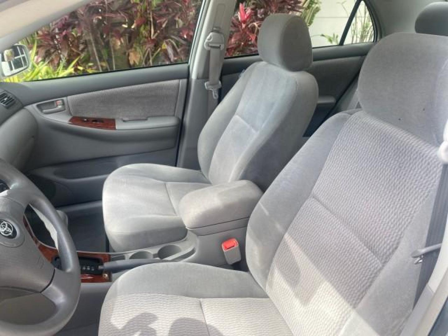 2006 Millenium Silver Metallic /Stone Toyota Corolla LE LOW MILES 23,038 LOADED (1NXBR30E16Z) with an 1.8L DOHC SEFI 16-Valve 4-Cyl Aluminum Engine engine, Automatic transmission, located at 4701 North Dixie Hwy, Pompano Beach, FL, 33064, (954) 422-2889, 26.240938, -80.123474 - OUR WEBPAGE FLORIDACARS1.COM HAS OVER 100 PHOTOS AND FREE CARFAX LINK 2006 TOYOTA COROLLA LE AUTO AC LOADED VIN: 1NXBR30E16Z662050 1 N X B R 3 0 E 1 6 Z 6 6 2 0 5 0 SEDAN 4 DR 1.8L I4 F DOHC 16V 41 MPG GASOLINE FRONT WHEEL DRIVE Top Features Cloth Seats Basic Features AM/FM Stereo CD Audio Power Mir - Photo#34