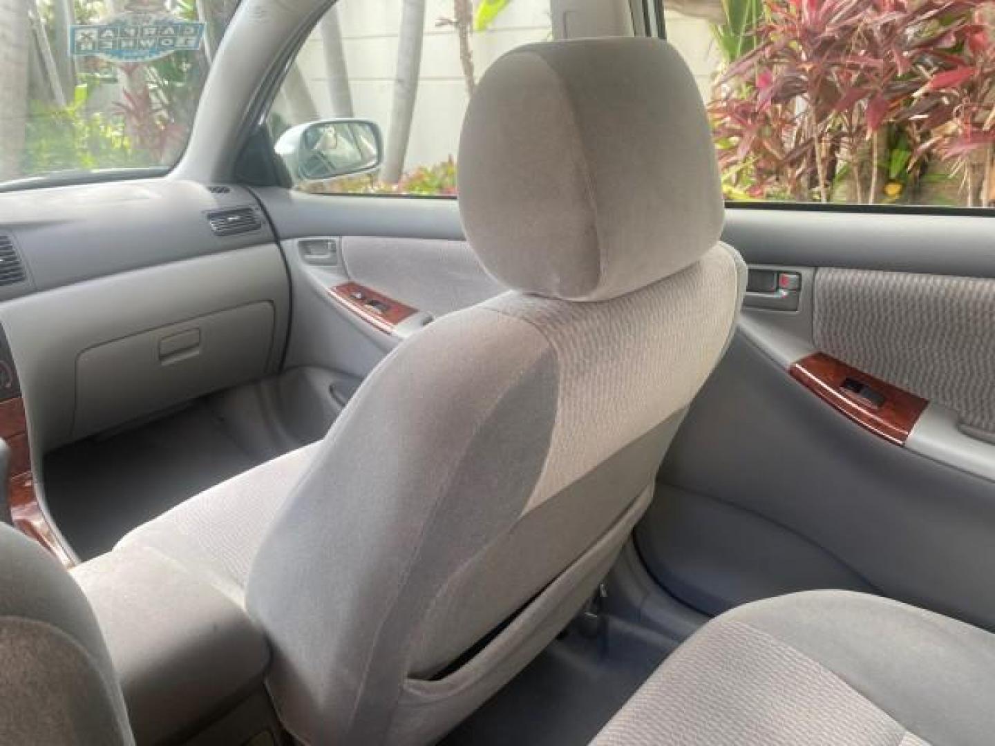2006 Millenium Silver Metallic /Stone Toyota Corolla LE LOW MILES 23,038 LOADED (1NXBR30E16Z) with an 1.8L DOHC SEFI 16-Valve 4-Cyl Aluminum Engine engine, Automatic transmission, located at 4701 North Dixie Hwy, Pompano Beach, FL, 33064, (954) 422-2889, 26.240938, -80.123474 - OUR WEBPAGE FLORIDACARS1.COM HAS OVER 100 PHOTOS AND FREE CARFAX LINK 2006 TOYOTA COROLLA LE AUTO AC LOADED VIN: 1NXBR30E16Z662050 1 N X B R 3 0 E 1 6 Z 6 6 2 0 5 0 SEDAN 4 DR 1.8L I4 F DOHC 16V 41 MPG GASOLINE FRONT WHEEL DRIVE Top Features Cloth Seats Basic Features AM/FM Stereo CD Audio Power Mir - Photo#63