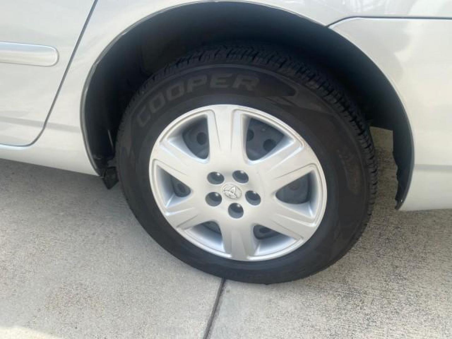2006 Millenium Silver Metallic /Stone Toyota Corolla LE LOW MILES 23,038 LOADED (1NXBR30E16Z) with an 1.8L DOHC SEFI 16-Valve 4-Cyl Aluminum Engine engine, Automatic transmission, located at 4701 North Dixie Hwy, Pompano Beach, FL, 33064, (954) 422-2889, 26.240938, -80.123474 - OUR WEBPAGE FLORIDACARS1.COM HAS OVER 100 PHOTOS AND FREE CARFAX LINK 2006 TOYOTA COROLLA LE AUTO AC LOADED VIN: 1NXBR30E16Z662050 1 N X B R 3 0 E 1 6 Z 6 6 2 0 5 0 SEDAN 4 DR 1.8L I4 F DOHC 16V 41 MPG GASOLINE FRONT WHEEL DRIVE Top Features Cloth Seats Basic Features AM/FM Stereo CD Audio Power Mir - Photo#67