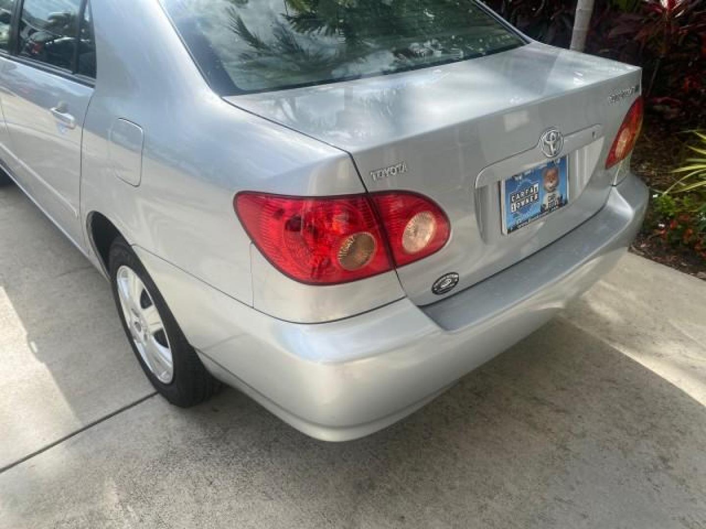 2006 Millenium Silver Metallic /Stone Toyota Corolla LE LOW MILES 23,038 LOADED (1NXBR30E16Z) with an 1.8L DOHC SEFI 16-Valve 4-Cyl Aluminum Engine engine, Automatic transmission, located at 4701 North Dixie Hwy, Pompano Beach, FL, 33064, (954) 422-2889, 26.240938, -80.123474 - OUR WEBPAGE FLORIDACARS1.COM HAS OVER 100 PHOTOS AND FREE CARFAX LINK 2006 TOYOTA COROLLA LE AUTO AC LOADED VIN: 1NXBR30E16Z662050 1 N X B R 3 0 E 1 6 Z 6 6 2 0 5 0 SEDAN 4 DR 1.8L I4 F DOHC 16V 41 MPG GASOLINE FRONT WHEEL DRIVE Top Features Cloth Seats Basic Features AM/FM Stereo CD Audio Power Mir - Photo#69