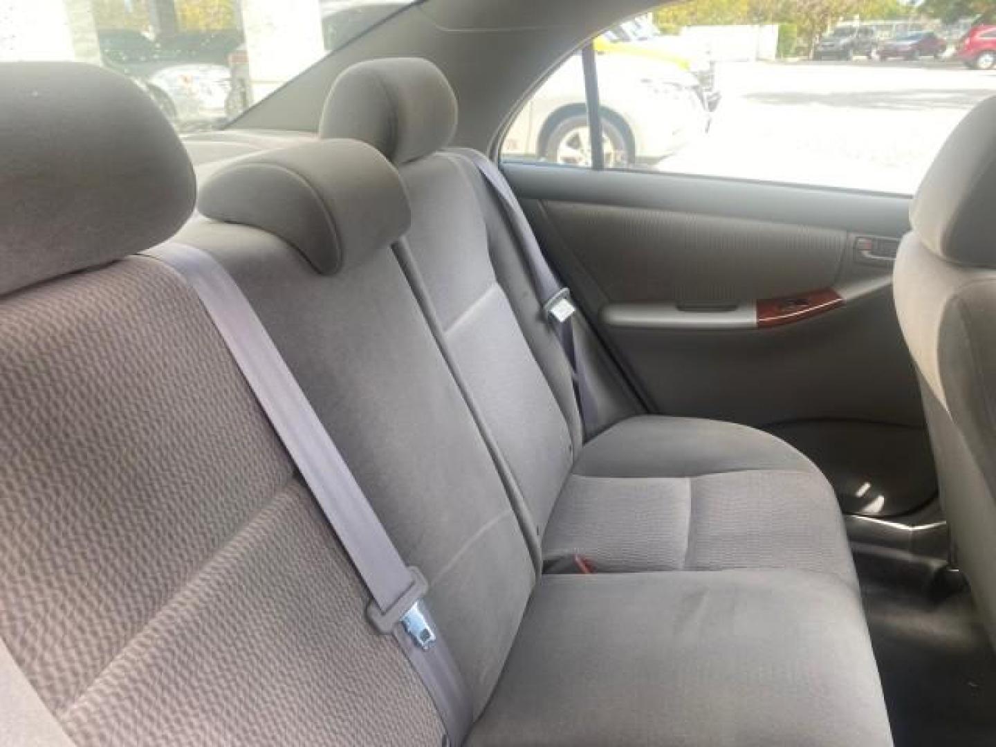 2006 Millenium Silver Metallic /Stone Toyota Corolla LE LOW MILES 23,038 LOADED (1NXBR30E16Z) with an 1.8L DOHC SEFI 16-Valve 4-Cyl Aluminum Engine engine, Automatic transmission, located at 4701 North Dixie Hwy, Pompano Beach, FL, 33064, (954) 422-2889, 26.240938, -80.123474 - OUR WEBPAGE FLORIDACARS1.COM HAS OVER 100 PHOTOS AND FREE CARFAX LINK 2006 TOYOTA COROLLA LE AUTO AC LOADED VIN: 1NXBR30E16Z662050 1 N X B R 3 0 E 1 6 Z 6 6 2 0 5 0 SEDAN 4 DR 1.8L I4 F DOHC 16V 41 MPG GASOLINE FRONT WHEEL DRIVE Top Features Cloth Seats Basic Features AM/FM Stereo CD Audio Power Mir - Photo#81