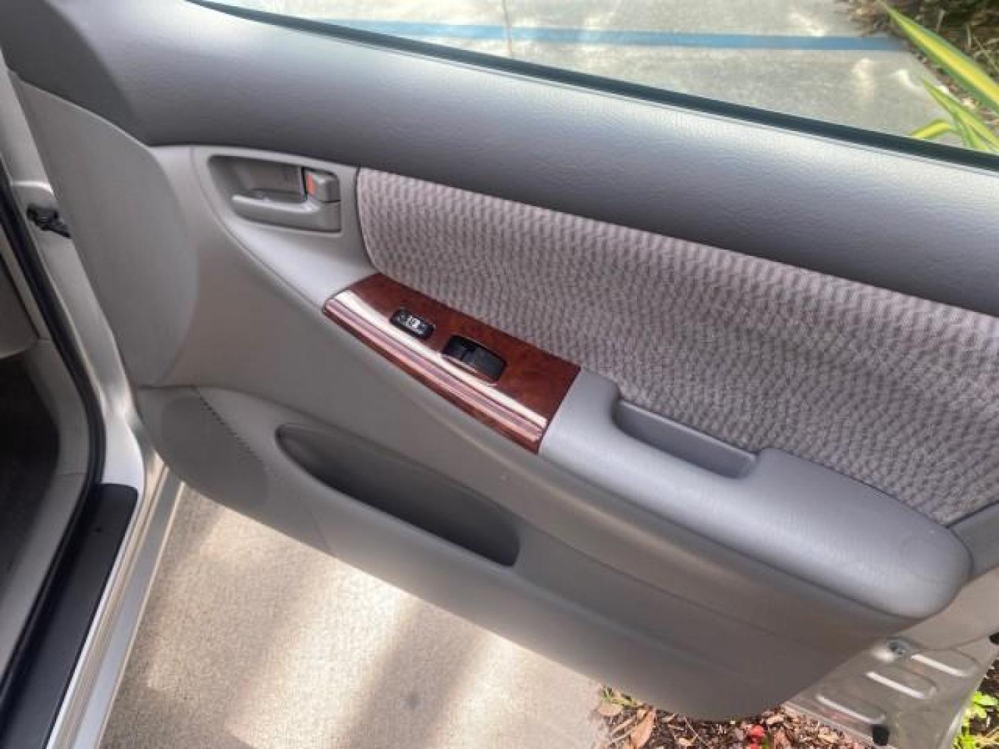 2006 Millenium Silver Metallic /Stone Toyota Corolla LE LOW MILES 23,038 LOADED (1NXBR30E16Z) with an 1.8L DOHC SEFI 16-Valve 4-Cyl Aluminum Engine engine, Automatic transmission, located at 4701 North Dixie Hwy, Pompano Beach, FL, 33064, (954) 422-2889, 26.240938, -80.123474 - OUR WEBPAGE FLORIDACARS1.COM HAS OVER 100 PHOTOS AND FREE CARFAX LINK 2006 TOYOTA COROLLA LE AUTO AC LOADED VIN: 1NXBR30E16Z662050 1 N X B R 3 0 E 1 6 Z 6 6 2 0 5 0 SEDAN 4 DR 1.8L I4 F DOHC 16V 41 MPG GASOLINE FRONT WHEEL DRIVE Top Features Cloth Seats Basic Features AM/FM Stereo CD Audio Power Mir - Photo#85