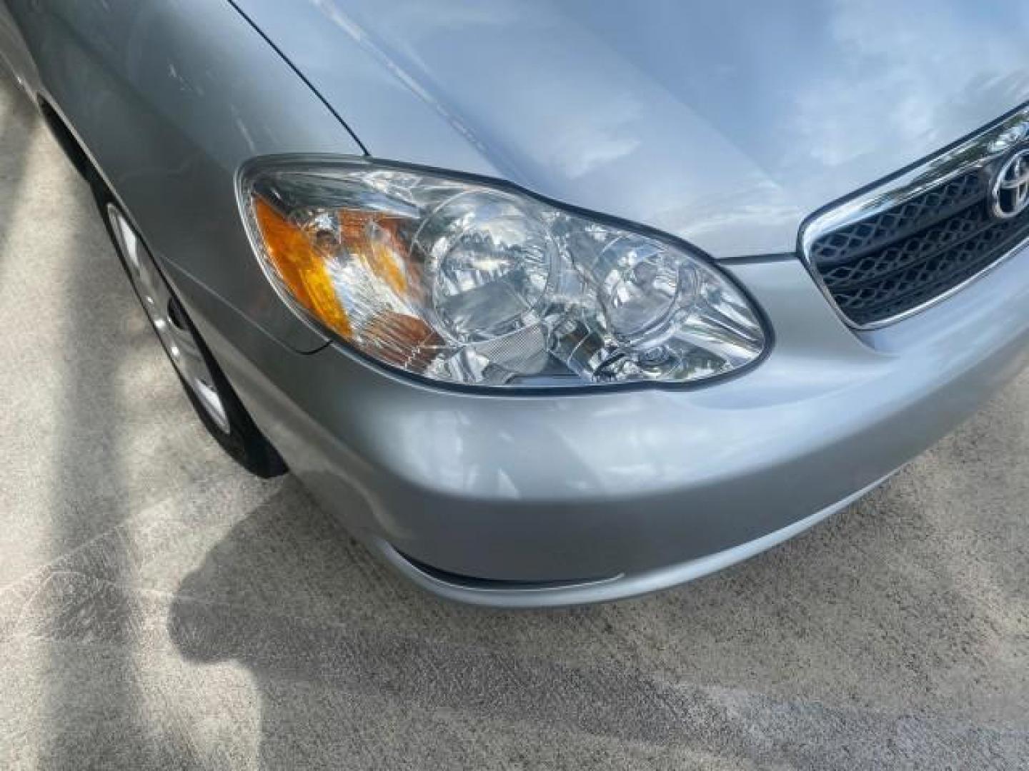 2006 Millenium Silver Metallic /Stone Toyota Corolla LE LOW MILES 23,038 LOADED (1NXBR30E16Z) with an 1.8L DOHC SEFI 16-Valve 4-Cyl Aluminum Engine engine, Automatic transmission, located at 4701 North Dixie Hwy, Pompano Beach, FL, 33064, (954) 422-2889, 26.240938, -80.123474 - OUR WEBPAGE FLORIDACARS1.COM HAS OVER 100 PHOTOS AND FREE CARFAX LINK 2006 TOYOTA COROLLA LE AUTO AC LOADED VIN: 1NXBR30E16Z662050 1 N X B R 3 0 E 1 6 Z 6 6 2 0 5 0 SEDAN 4 DR 1.8L I4 F DOHC 16V 41 MPG GASOLINE FRONT WHEEL DRIVE Top Features Cloth Seats Basic Features AM/FM Stereo CD Audio Power Mir - Photo#95