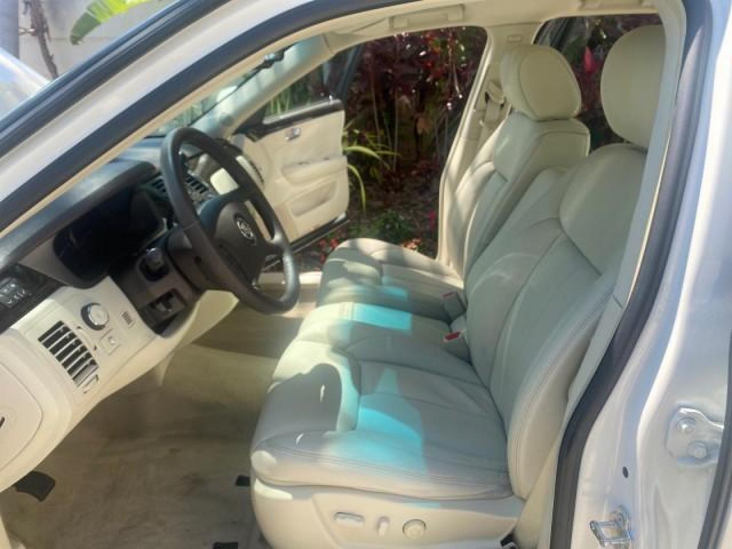 2008 White Diamond Tricoat /Light Linen Cadillac DTS 1 OWNER LOW MILES 25,325 (1G6KD57Y28U) with an Northstar 4.6L DOHC V8 Engine engine, Automatic transmission, located at 4701 North Dixie Hwy, Pompano Beach, FL, 33064, (954) 422-2889, 26.240938, -80.123474 - OUR WEBPAGE FLORIDACARS1.COM HAS OVER 100 PHOTOS AND FREE CARFAX LINK 2008 CADILLAC DTS VIN: 1G6KD57Y28U201203 1 G 6 K D 5 7 Y 2 8 U 2 0 1 2 0 3 SEDAN 4 DR 4.6L V8 F GASOLINE FRONT WHEEL DRIVE Top Features A/C Seat(s) Leather Seats Alloy Wheels Memory Seat(s) BOSE Sound System Parking Sensors Blind - Photo#10