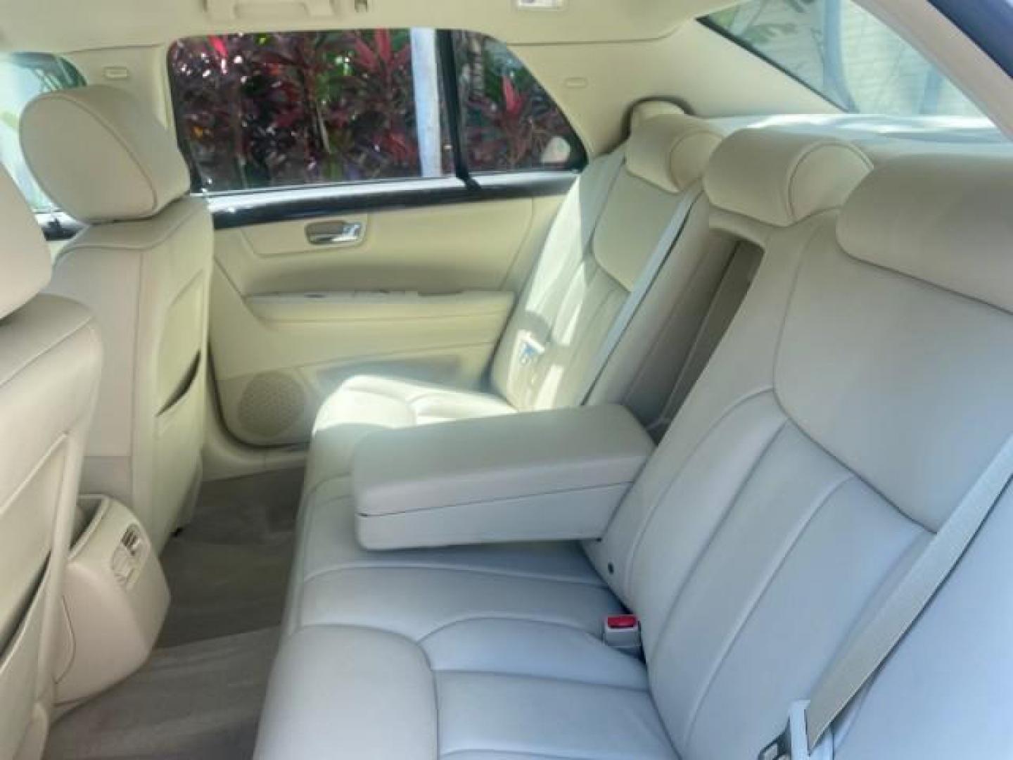 2008 White Diamond Tricoat /Light Linen Cadillac DTS 1 OWNER LOW MILES 25,325 (1G6KD57Y28U) with an Northstar 4.6L DOHC V8 Engine engine, Automatic transmission, located at 4701 North Dixie Hwy, Pompano Beach, FL, 33064, (954) 422-2889, 26.240938, -80.123474 - OUR WEBPAGE FLORIDACARS1.COM HAS OVER 100 PHOTOS AND FREE CARFAX LINK 2008 CADILLAC DTS VIN: 1G6KD57Y28U201203 1 G 6 K D 5 7 Y 2 8 U 2 0 1 2 0 3 SEDAN 4 DR 4.6L V8 F GASOLINE FRONT WHEEL DRIVE Top Features A/C Seat(s) Leather Seats Alloy Wheels Memory Seat(s) BOSE Sound System Parking Sensors Blind - Photo#60